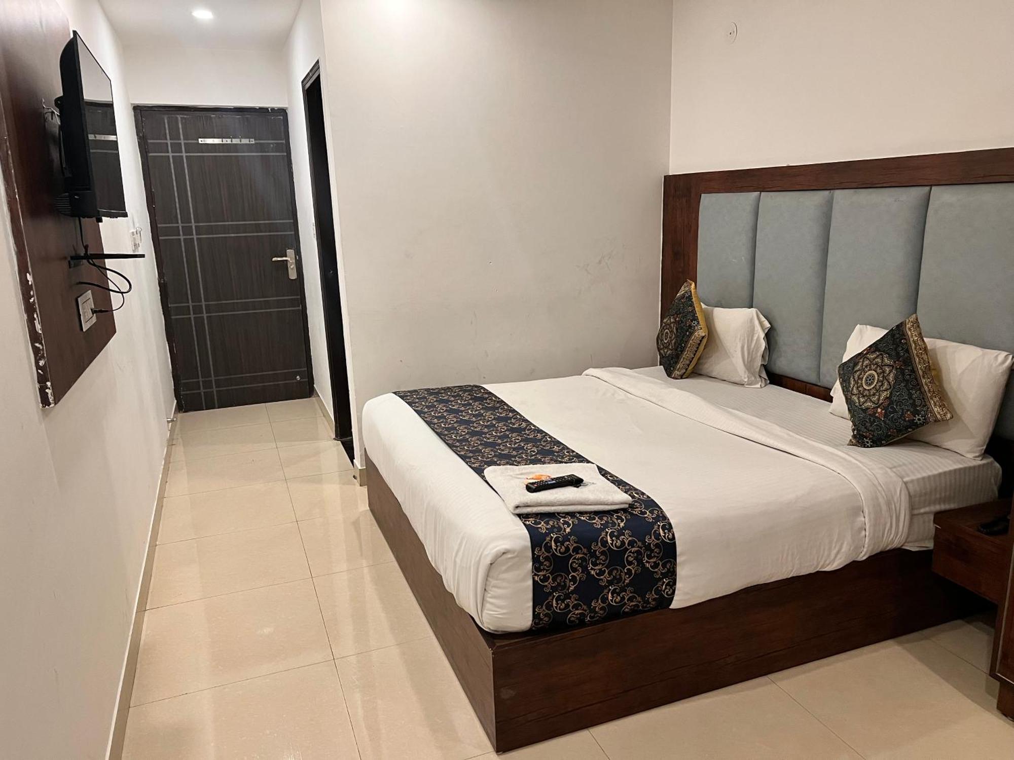 Hotel Tej Palace Near Igi Airport Delhi New Delhi