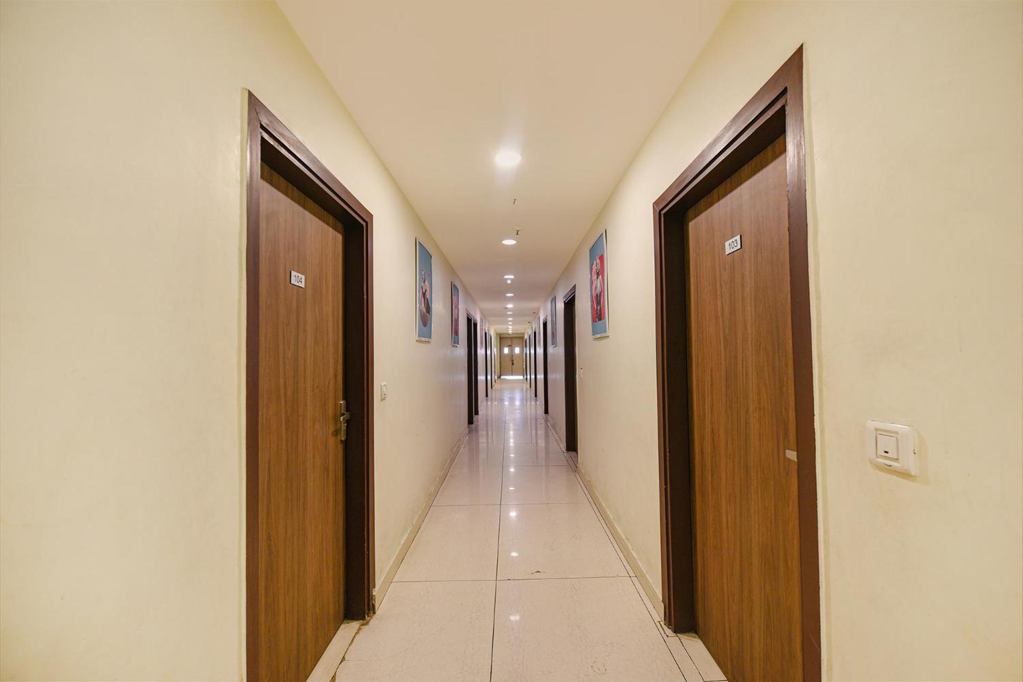 Hotel Fabexpress Seven Heaven New Delhi