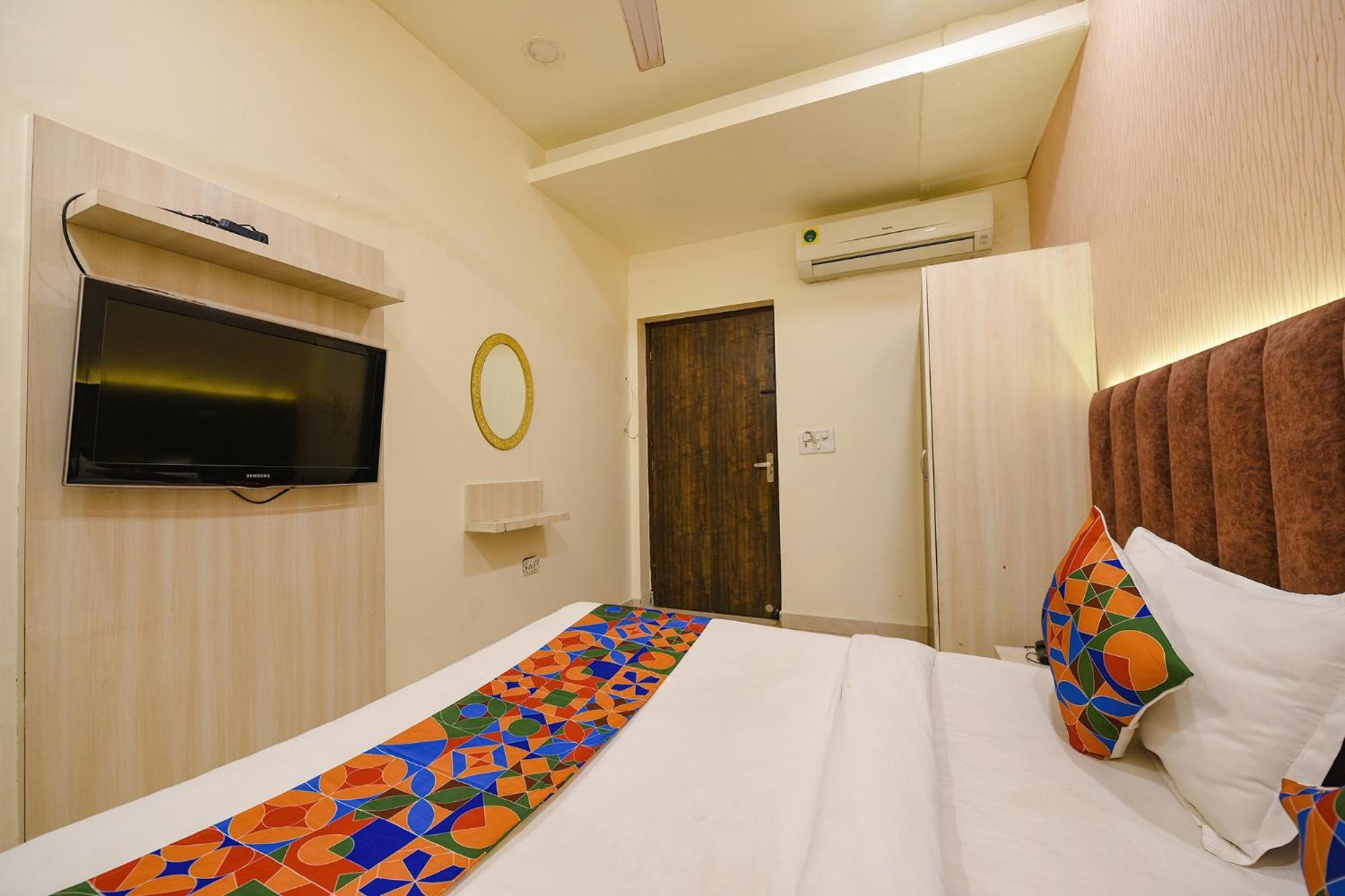 Fabexpress Seven Heaven Hotel New Delhi