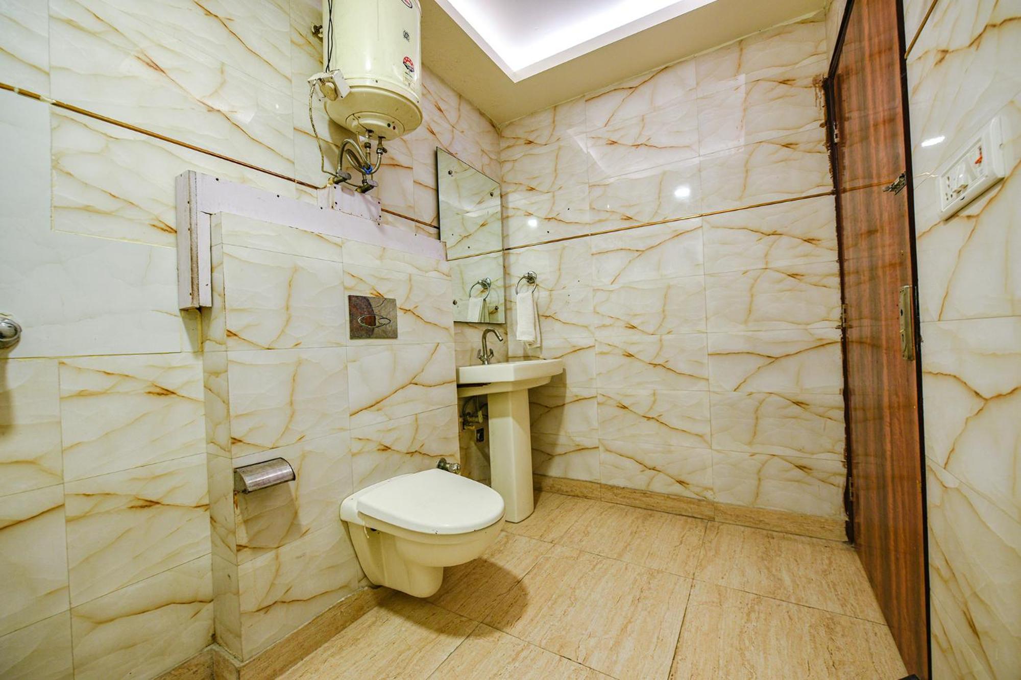 Hotel Fabexpress Seven Heaven New Delhi