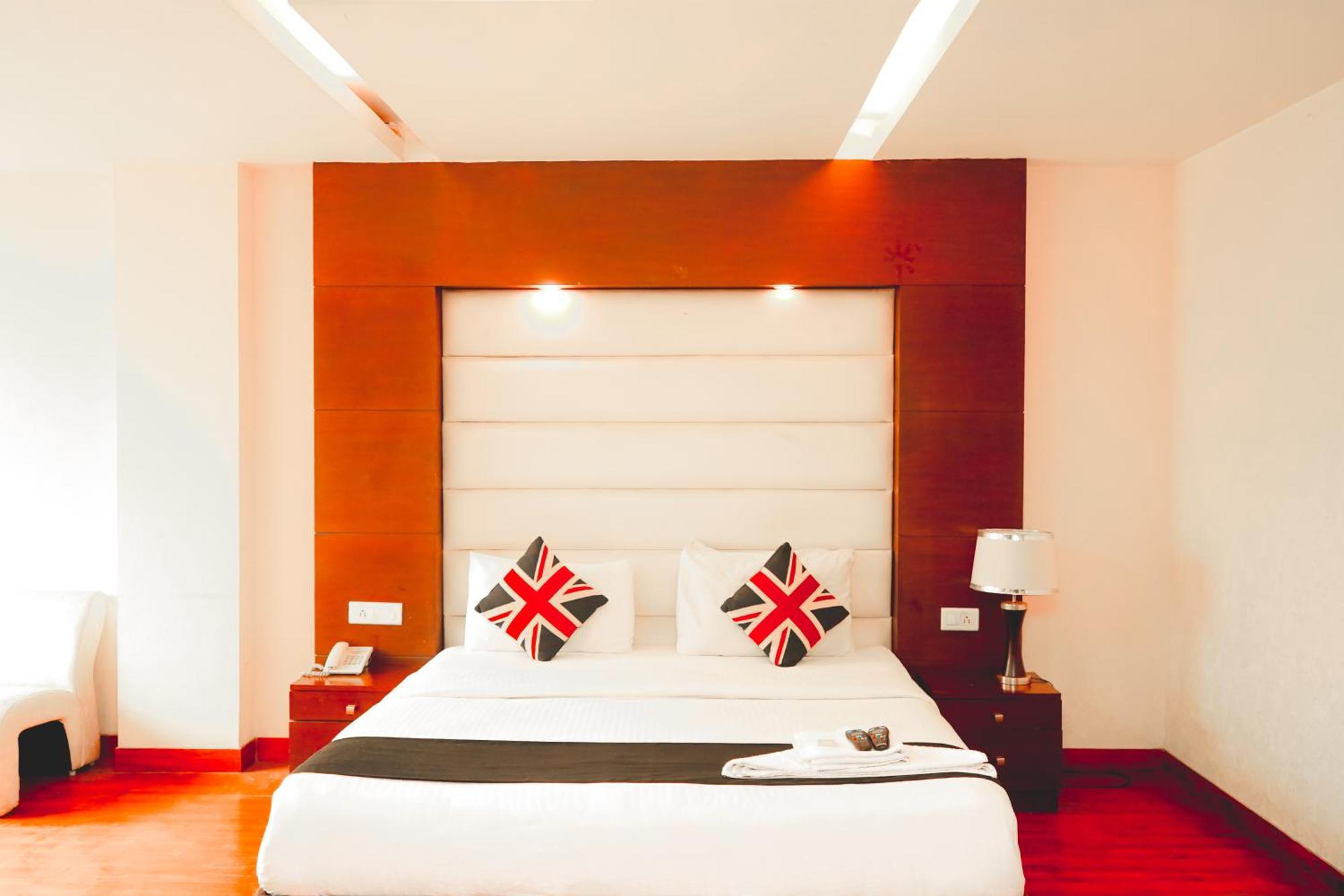 Twenty Four In Malviya Nagar Hotel 3*