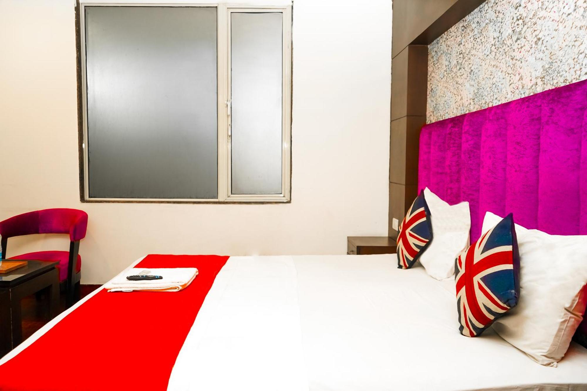 Twenty Four In Malviya Nagar Hotel New Delhi