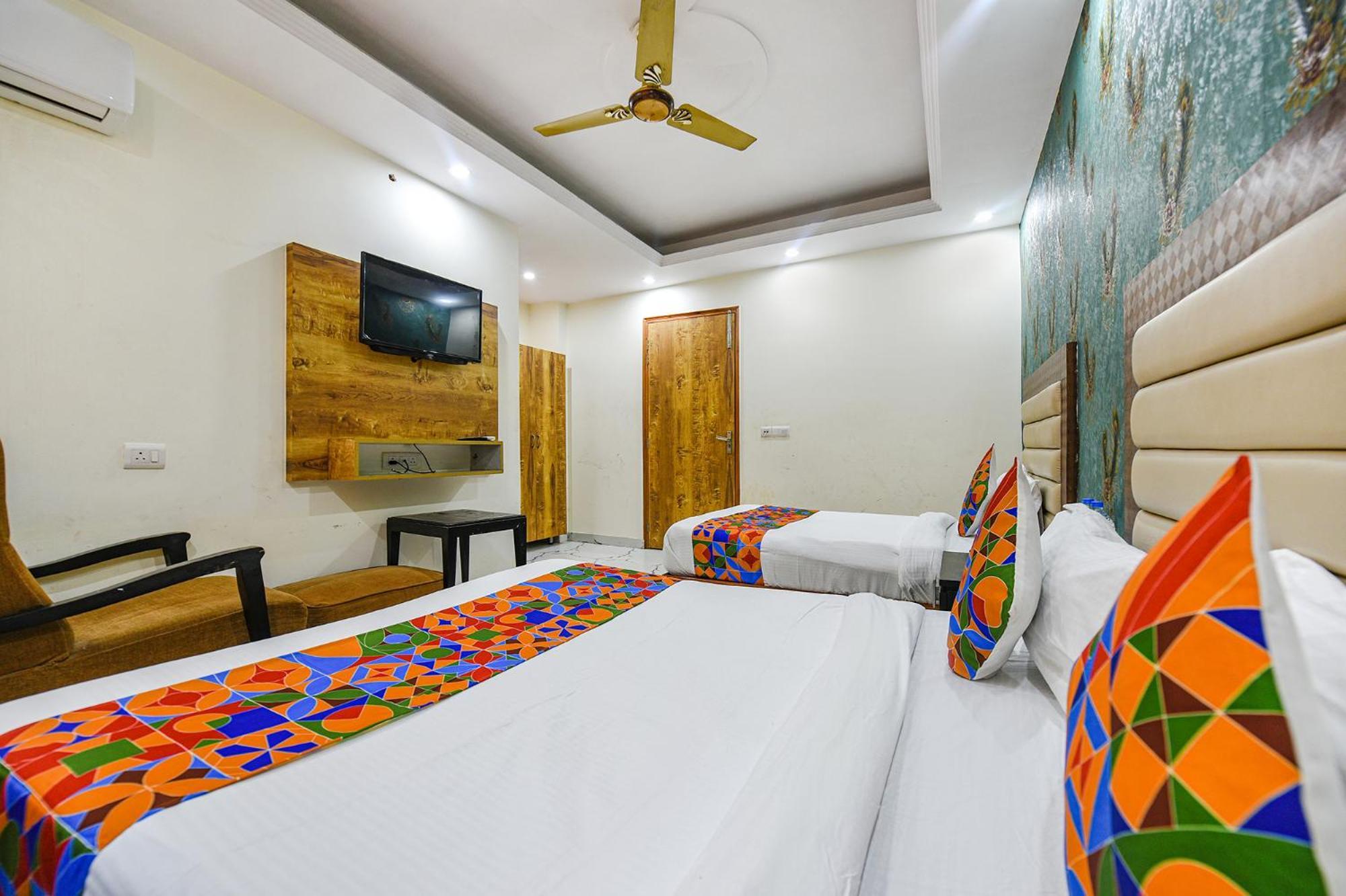 Hotel Fabexpress Shanti 3*