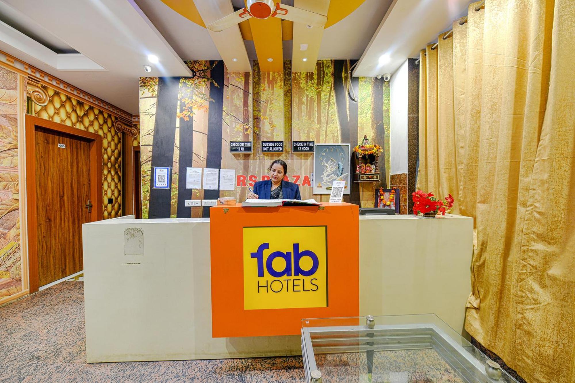 Fabexpress Shanti Hotel Nova Deli