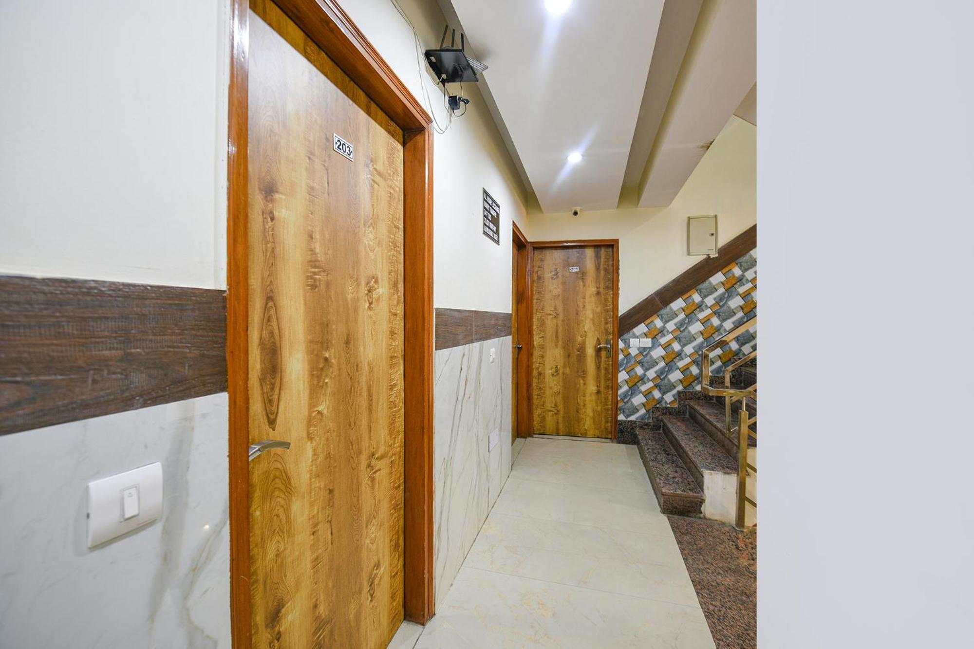 Fabexpress Shanti Hotel