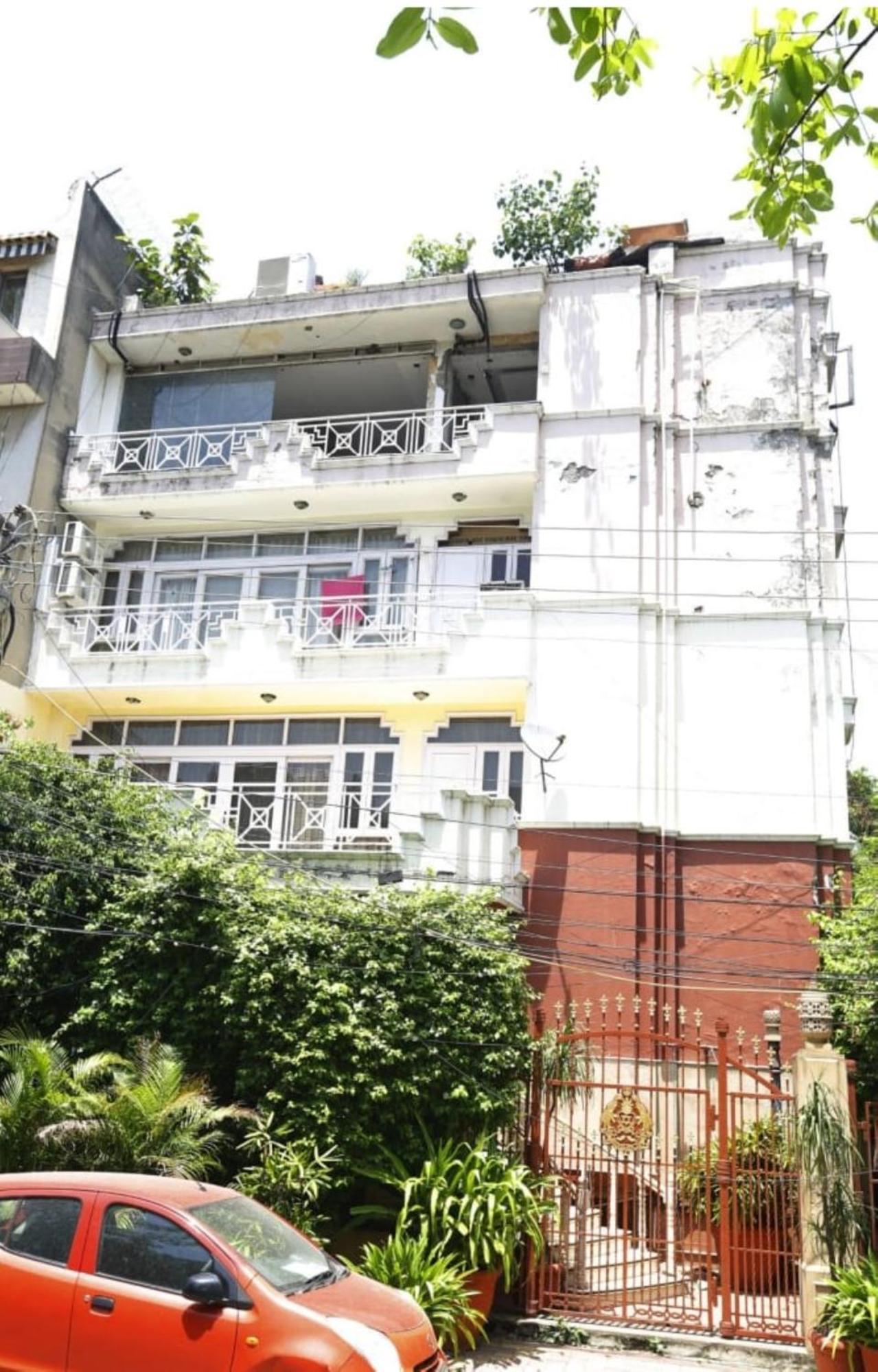 Sky - Safdarjung Enclave