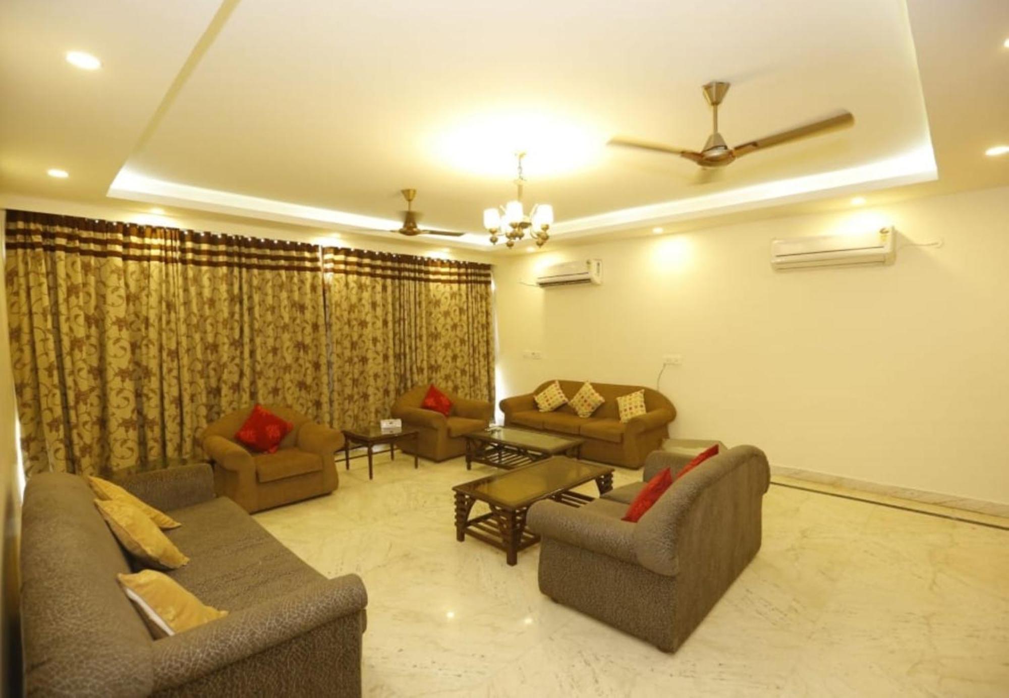 Sky - Safdarjung Enclave Hotel 3*