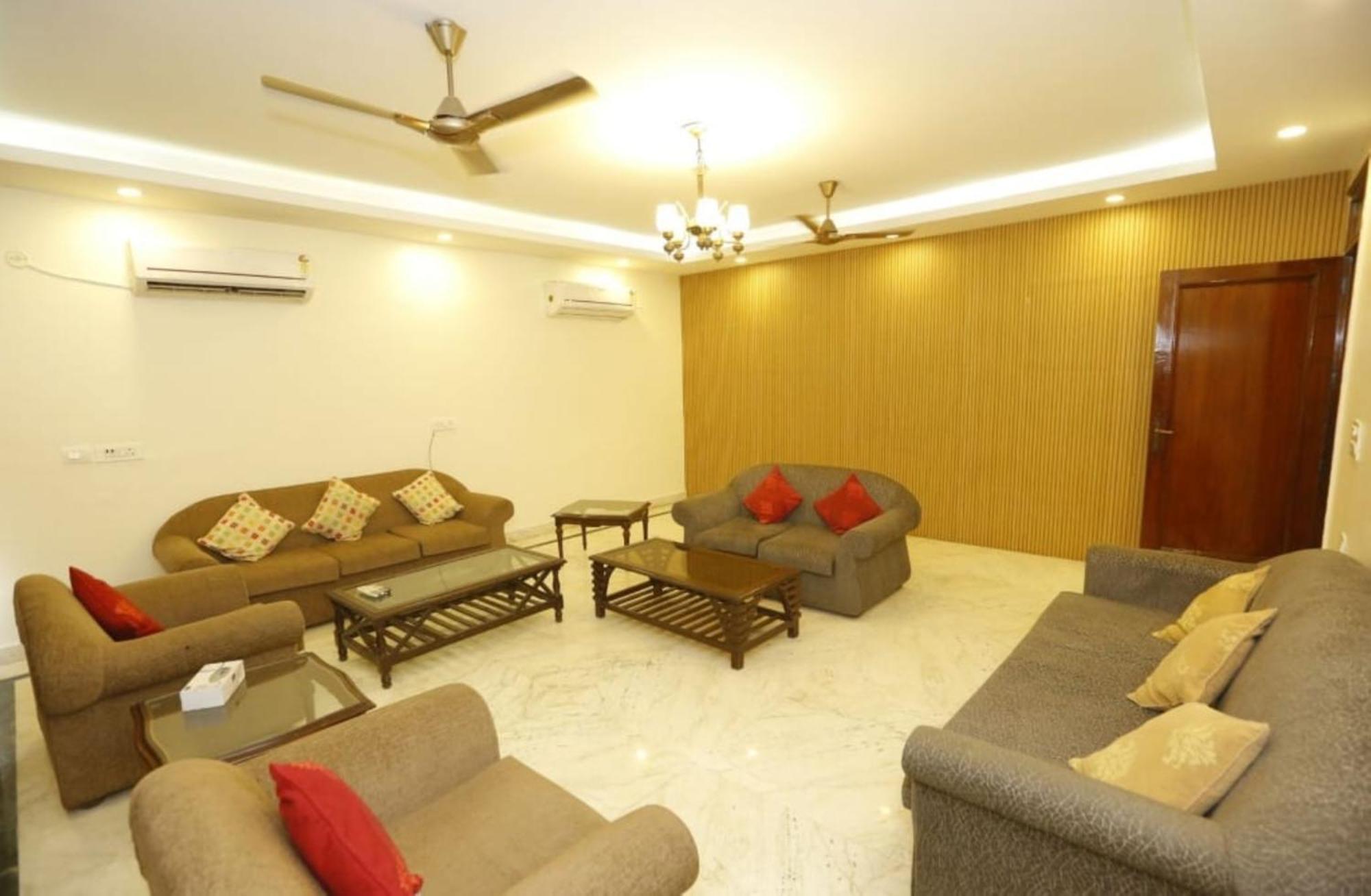 Hotel Sky - Safdarjung Enclave