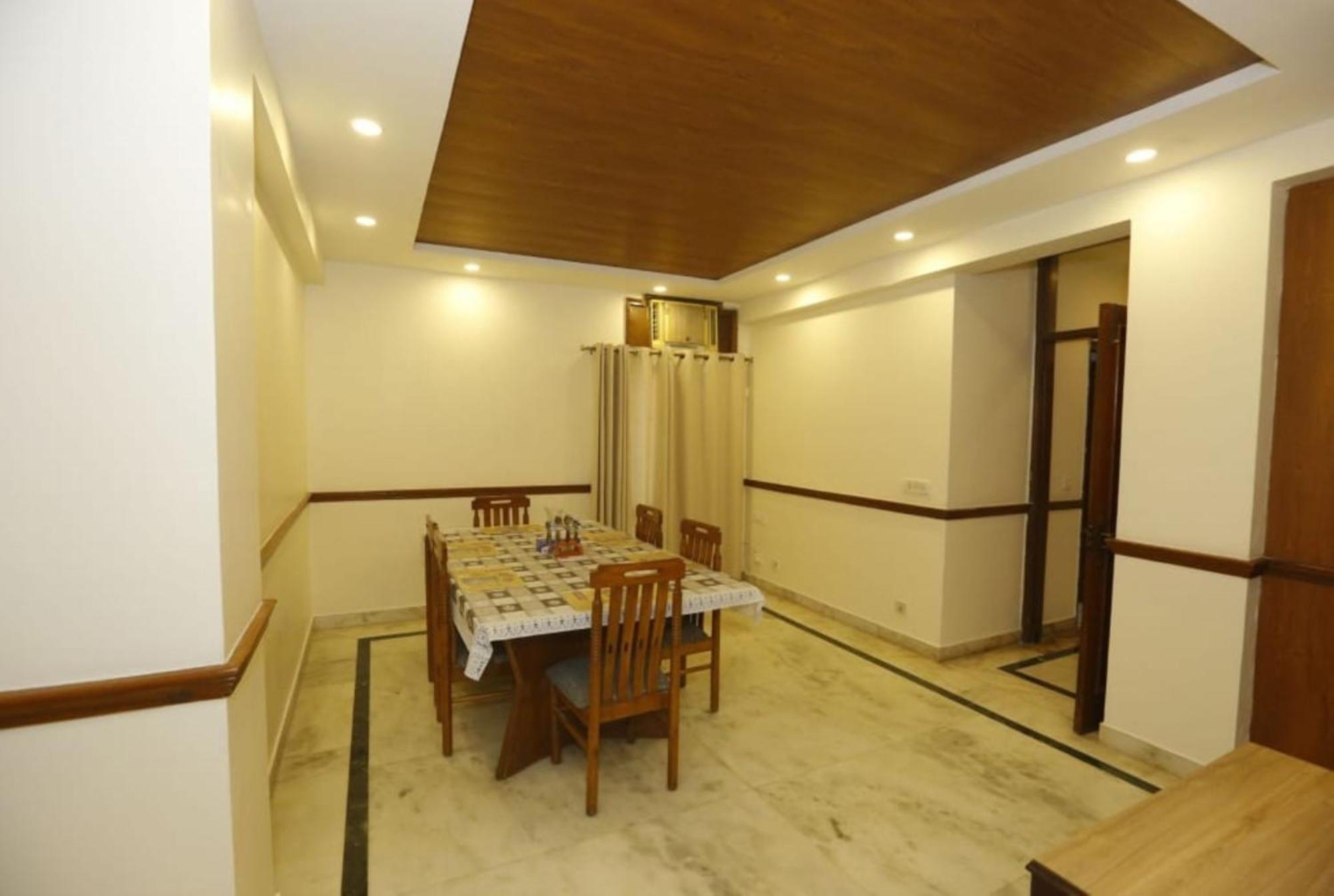 Sky - Safdarjung Enclave Hotel