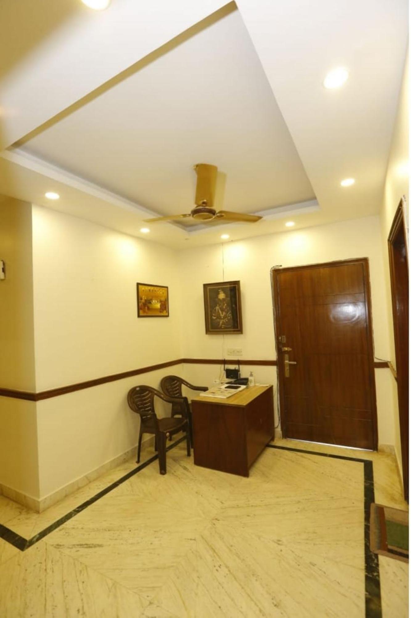 Sky - Safdarjung Enclave 3* New Delhi