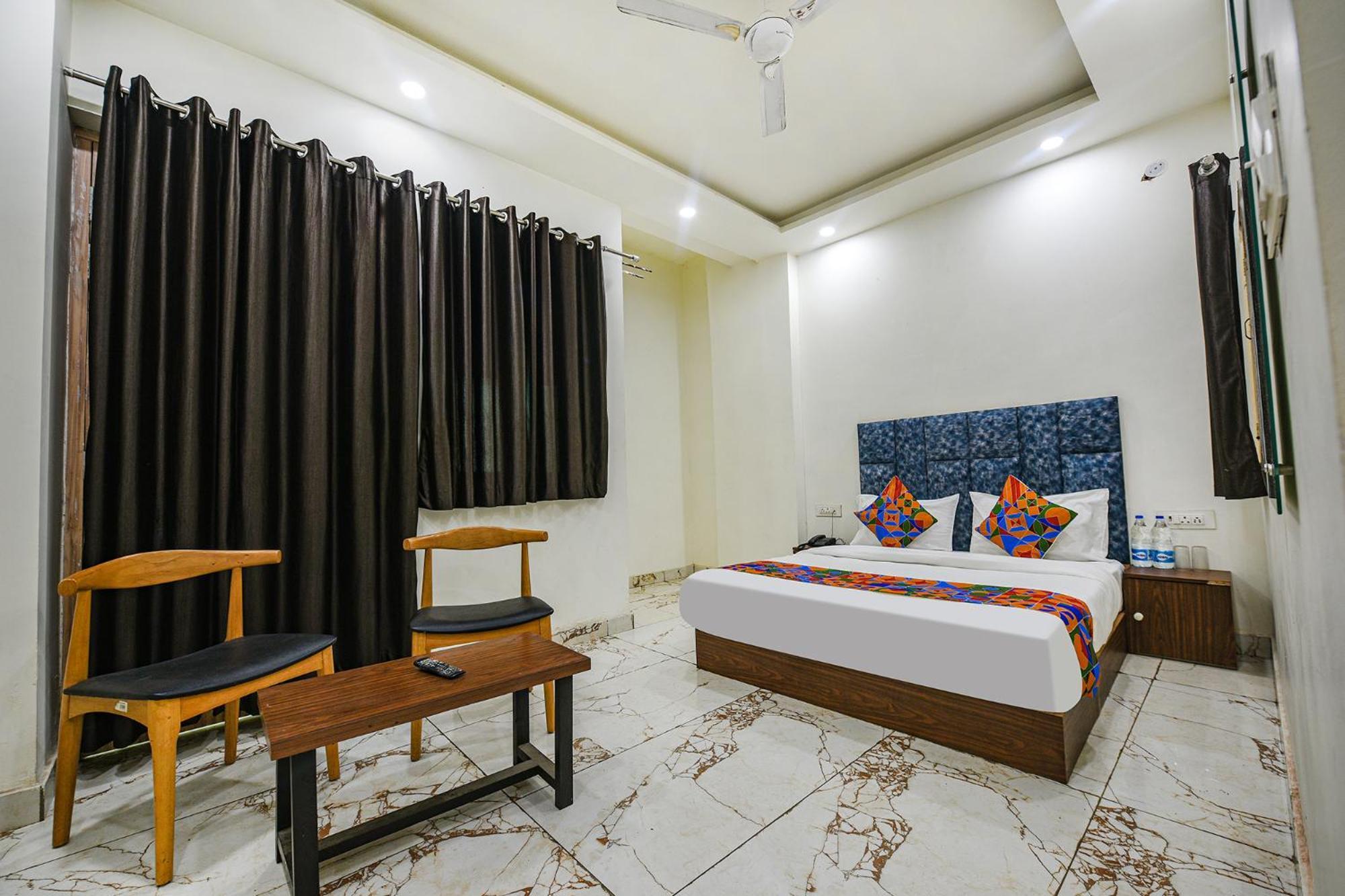 Fabexpress Divya Hotel 3*