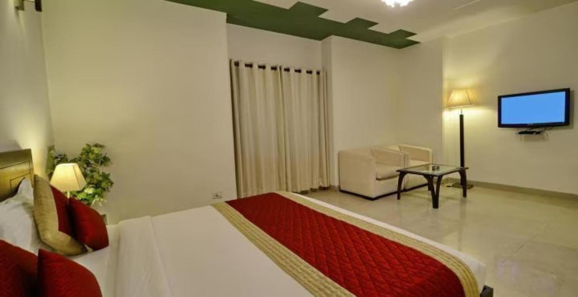 Hotel Impress Delhi Airport 3*