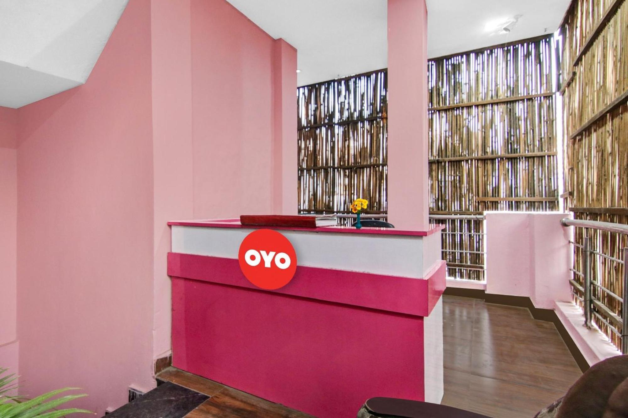 Oyo Flagship A K Galaxy Room's 3* Nova Deli
