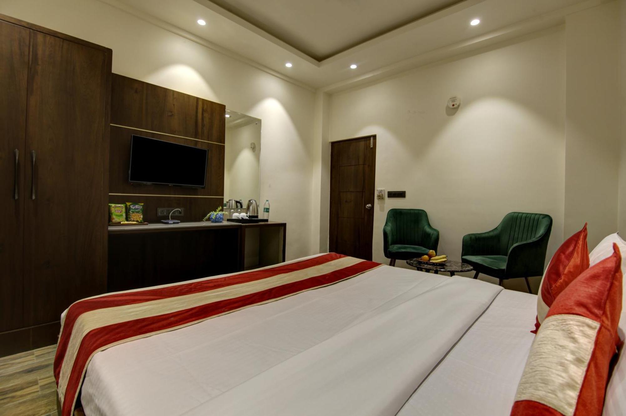 Hotel Kashish Plaza - 5 Mins From Metro Station