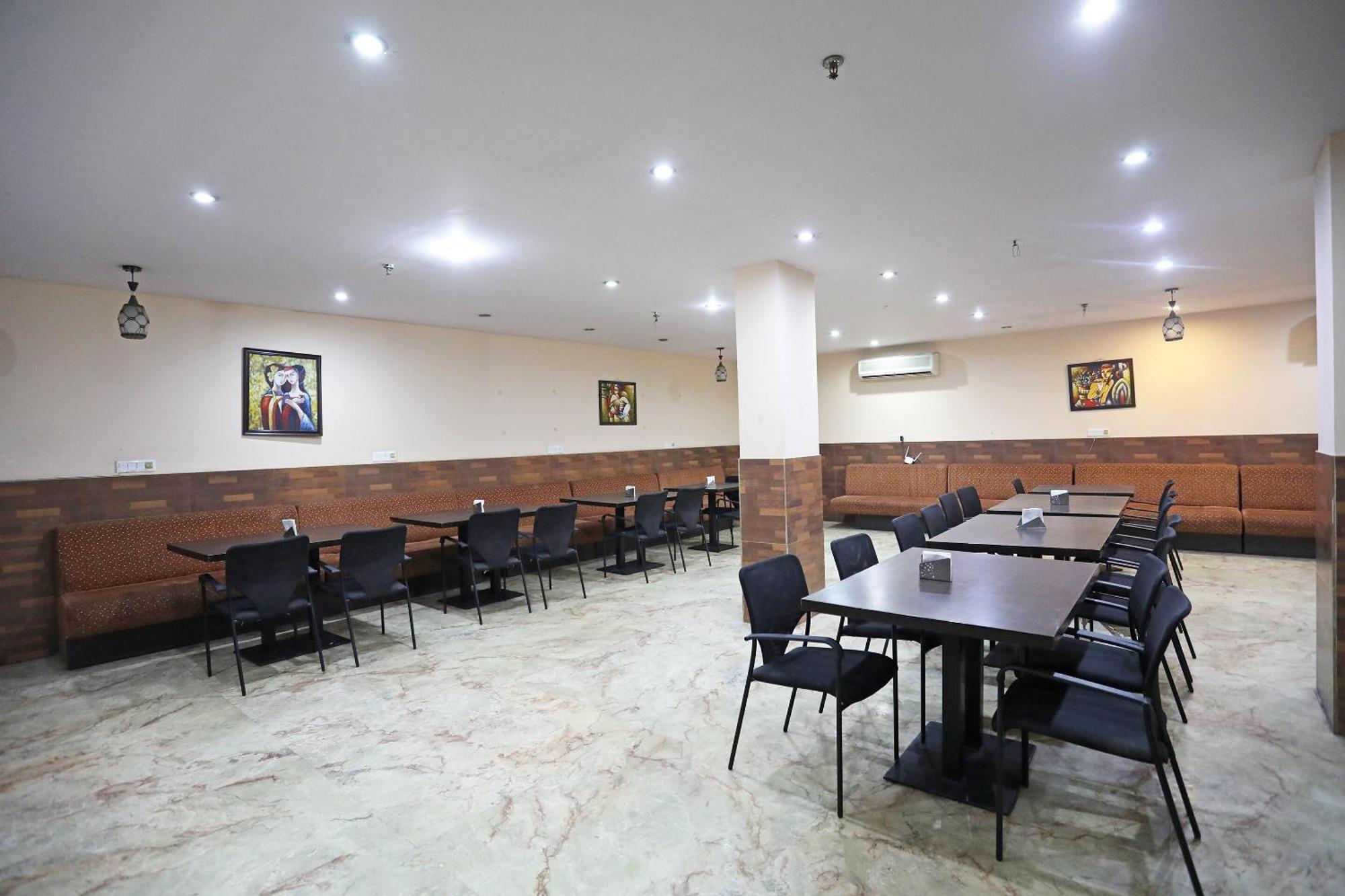Oyo Vedas Heritage 3* Delhi (National Capital Territory of India)