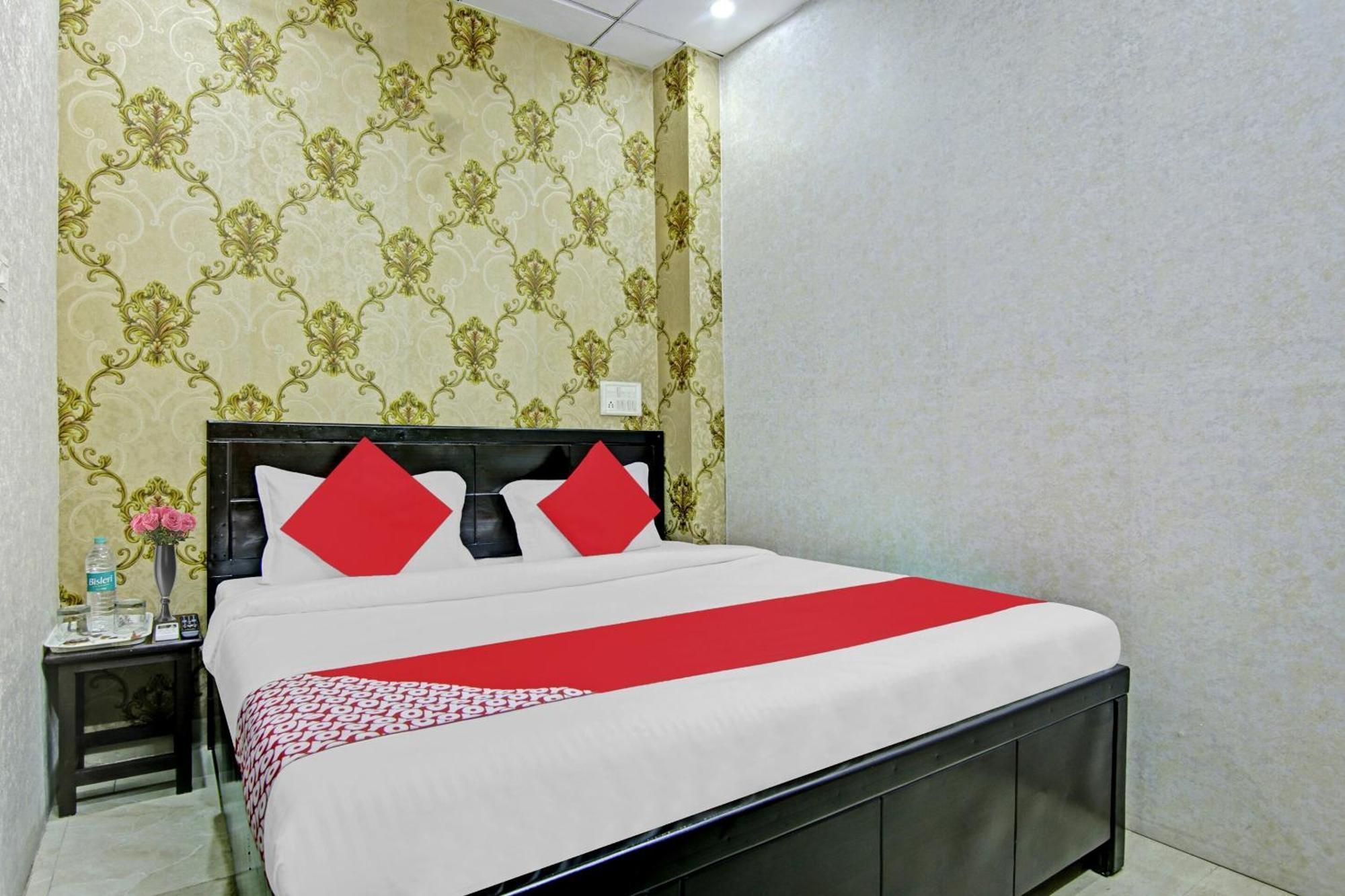 O Grow Near Shiv Mandir Hotel Delhi (National Capital Territory of India)