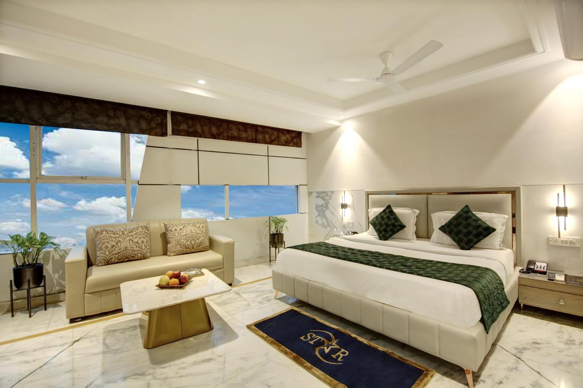 International - Near Delhi Airport Hotel 3*