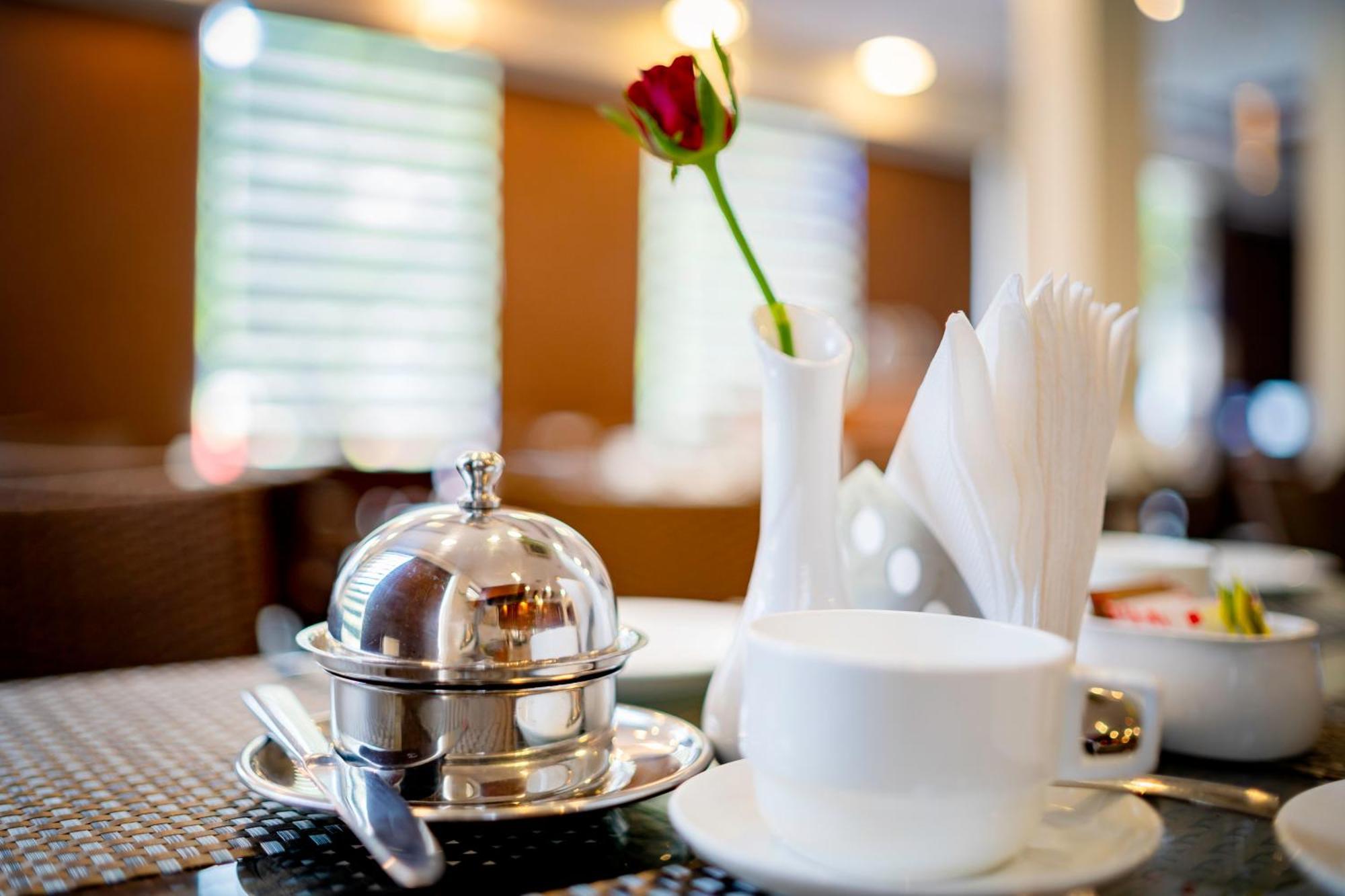 Zip By Spree Delhi Greater Kailash Hotel 3*