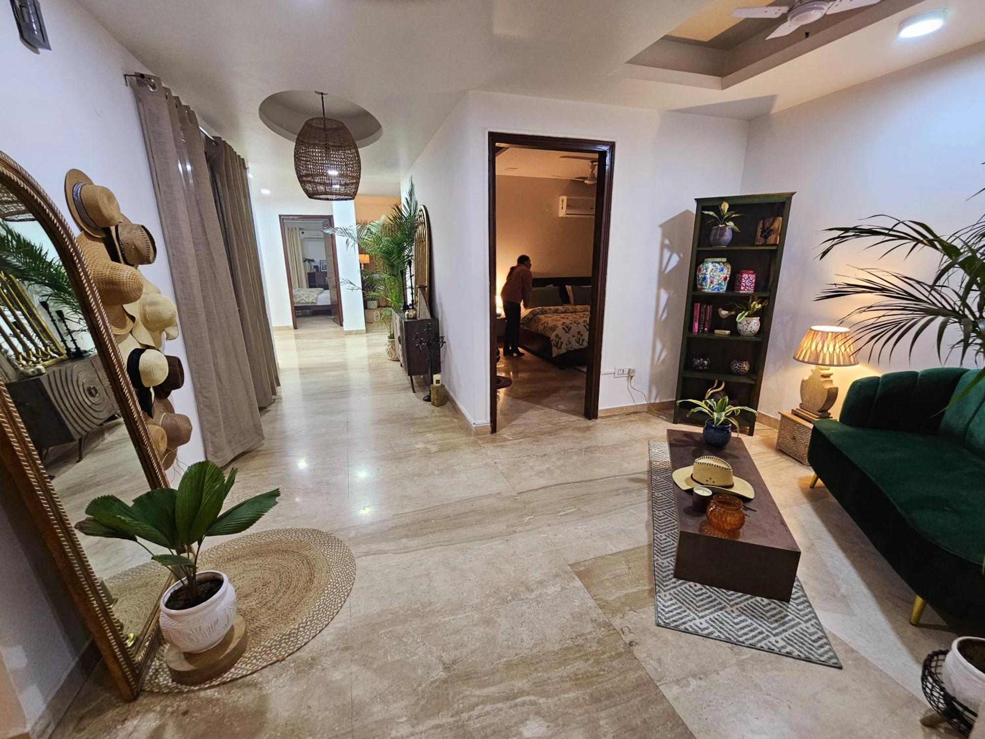 South Delhi, Artistic 4bhk - Vasant Kunj By Maple Key