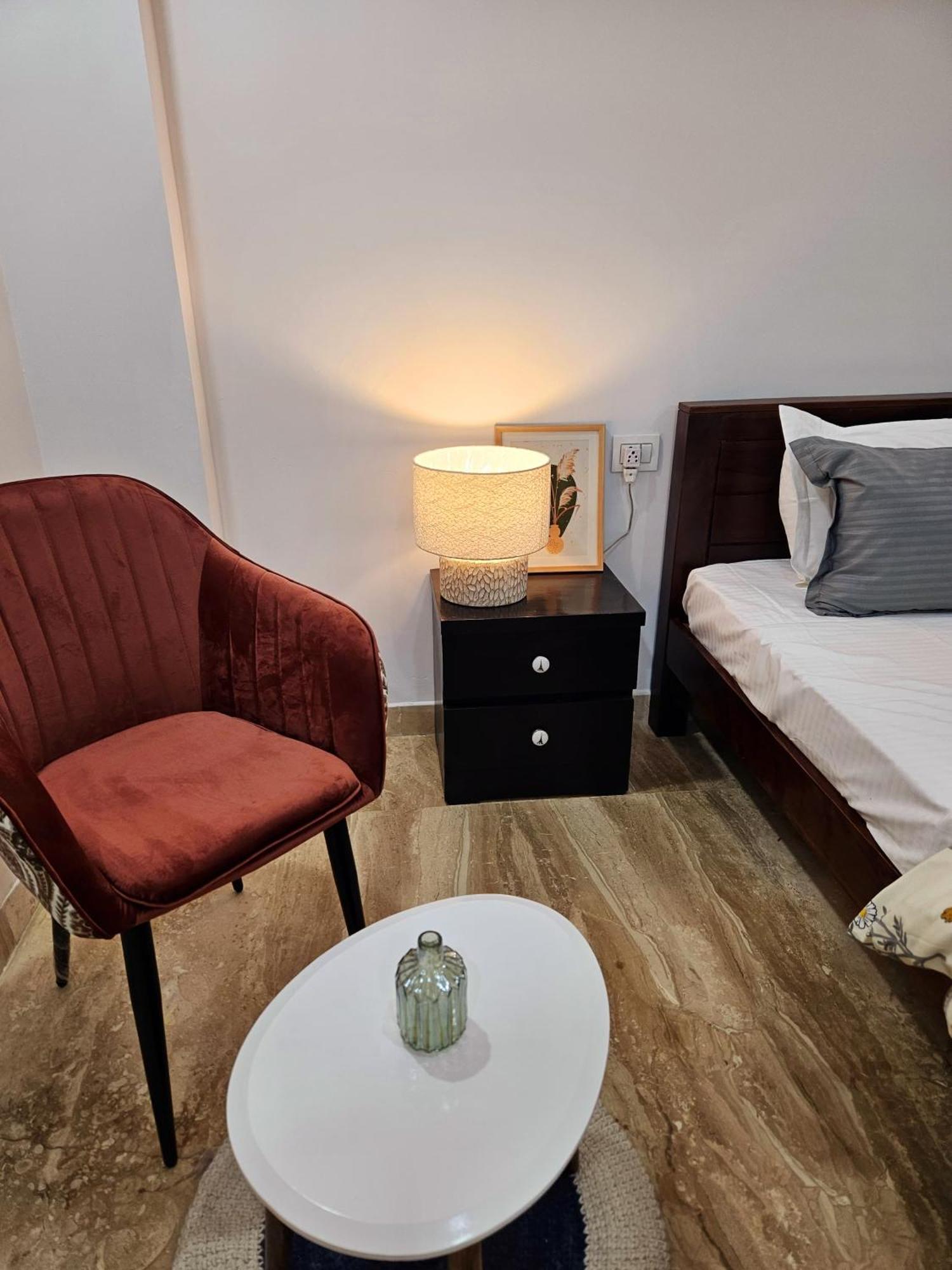 South Delhi, Artistic 4bhk - Vasant Kunj By Maple Key Apartment *