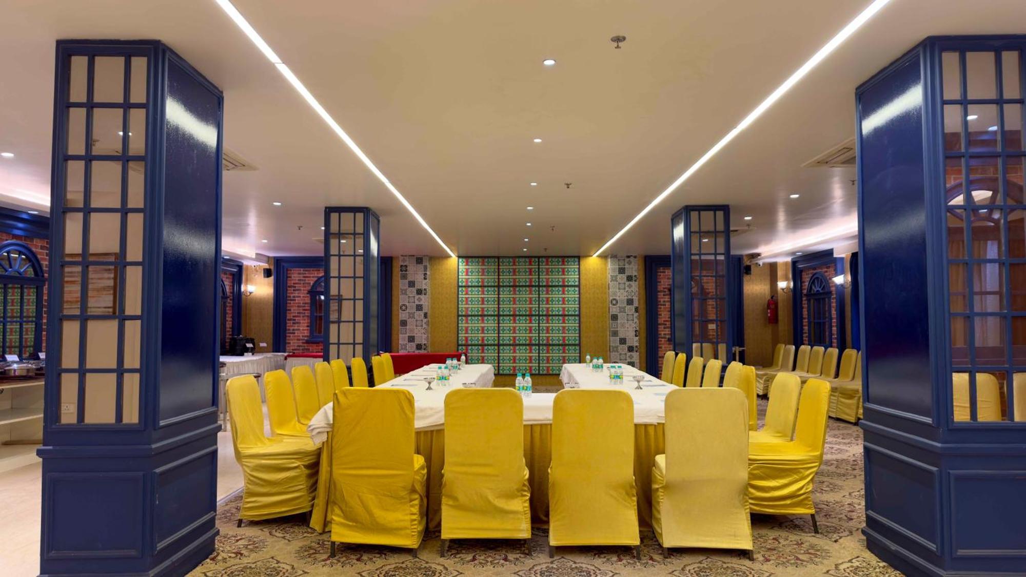 Woodapple Residency Hotel 2*