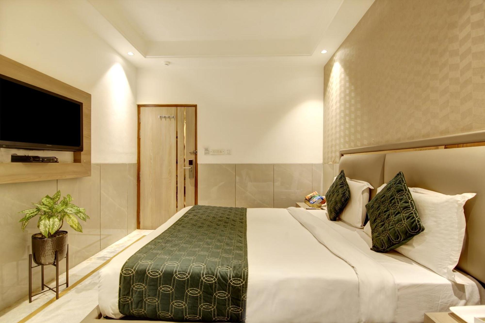 International - Near Delhi Airport Hotel New Delhi