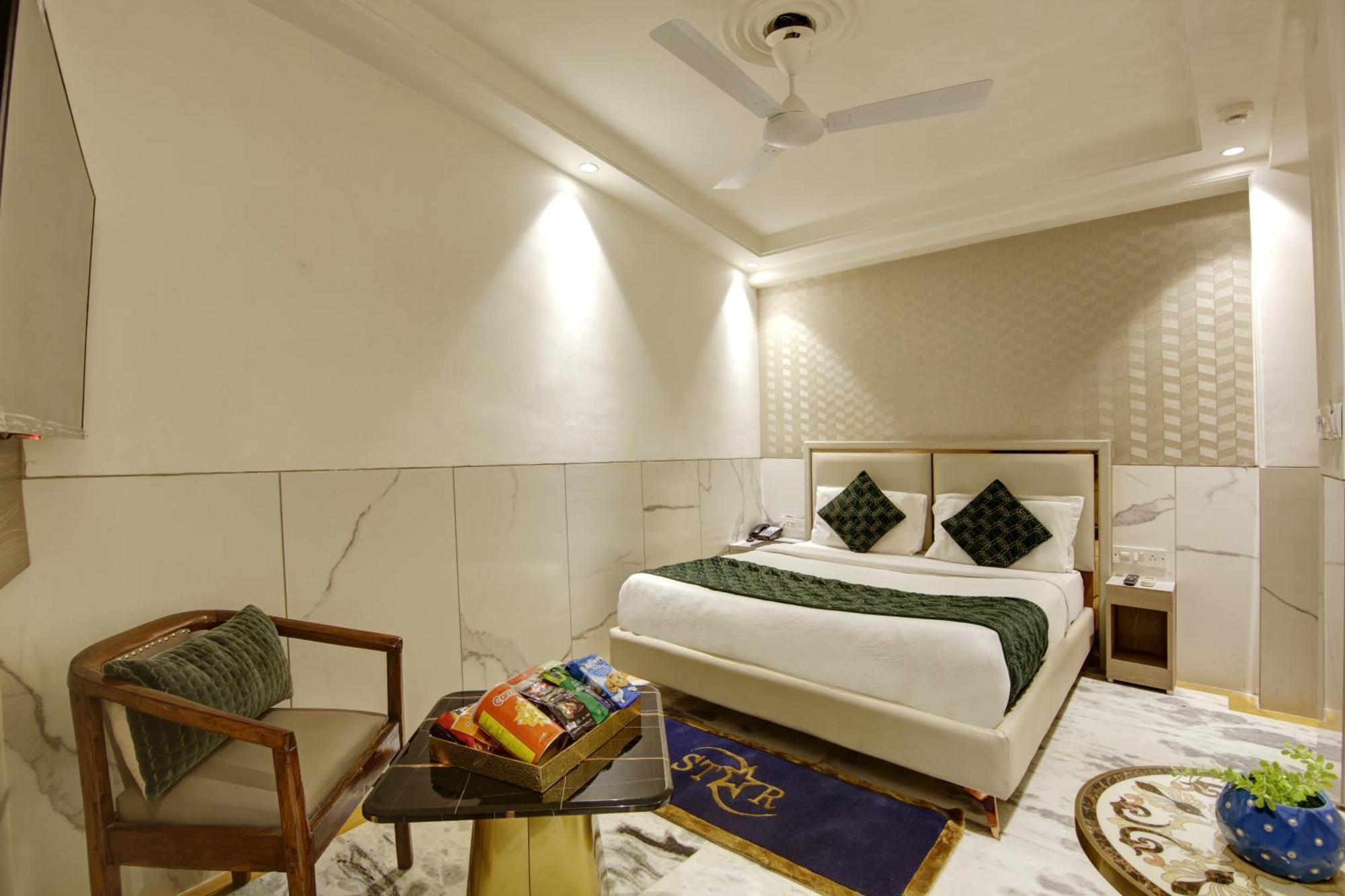Hotel International - Near Delhi Airport 3*