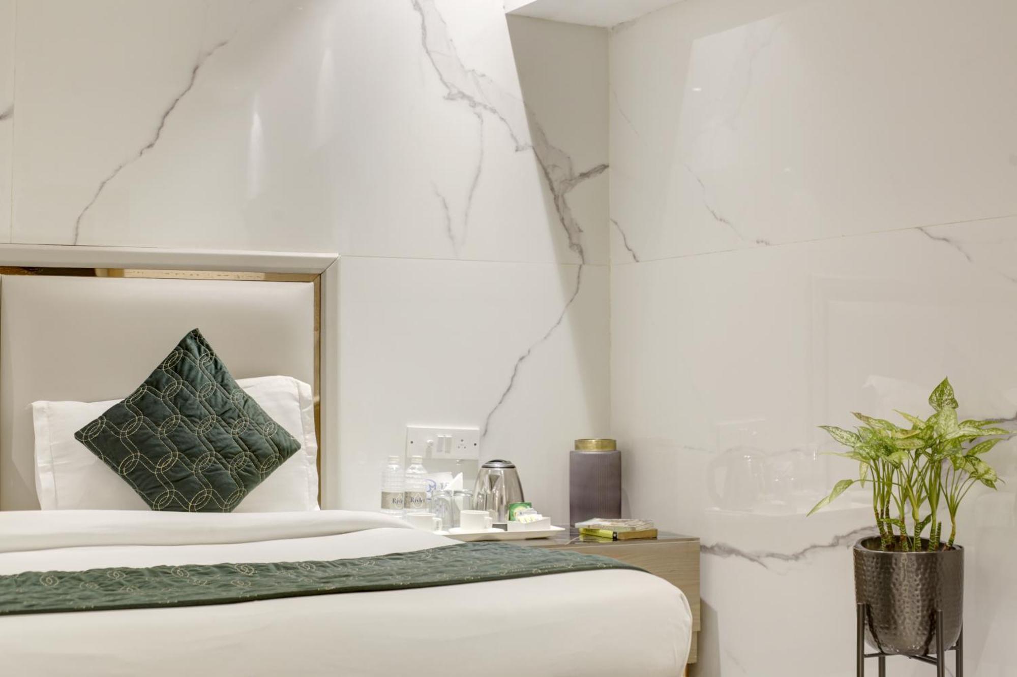 Hotel International - Near Delhi Airport