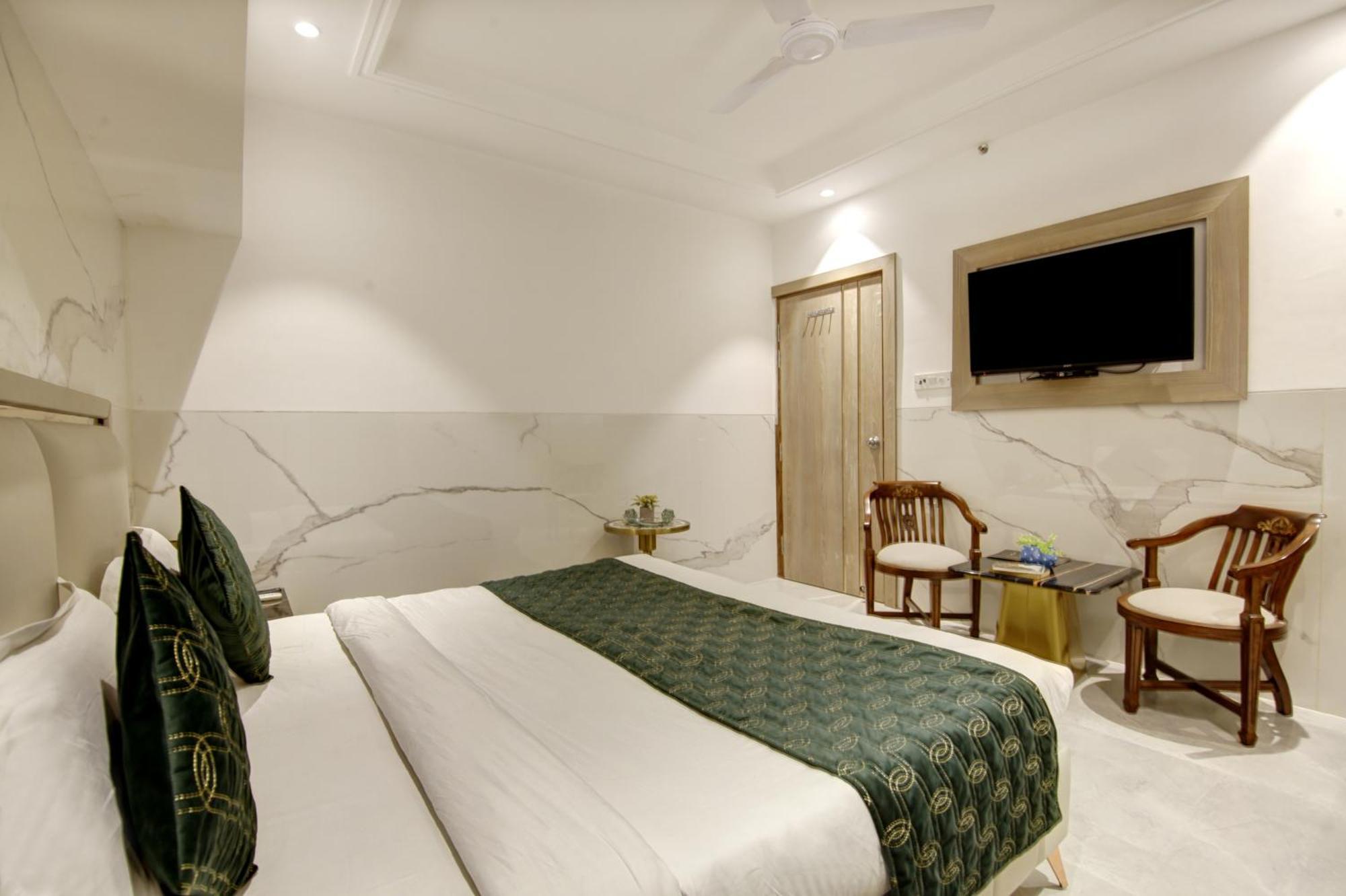 International - Near Delhi Airport Hotel