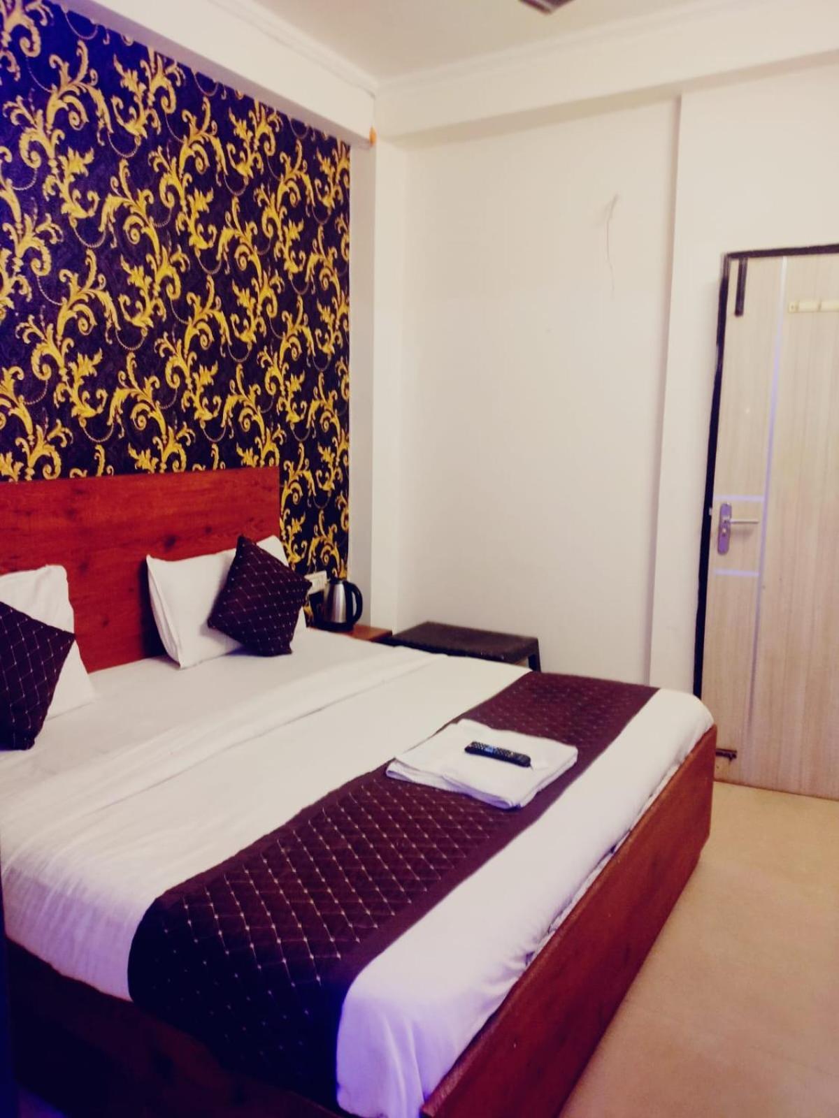 Hotel Admiral Delhi Airport