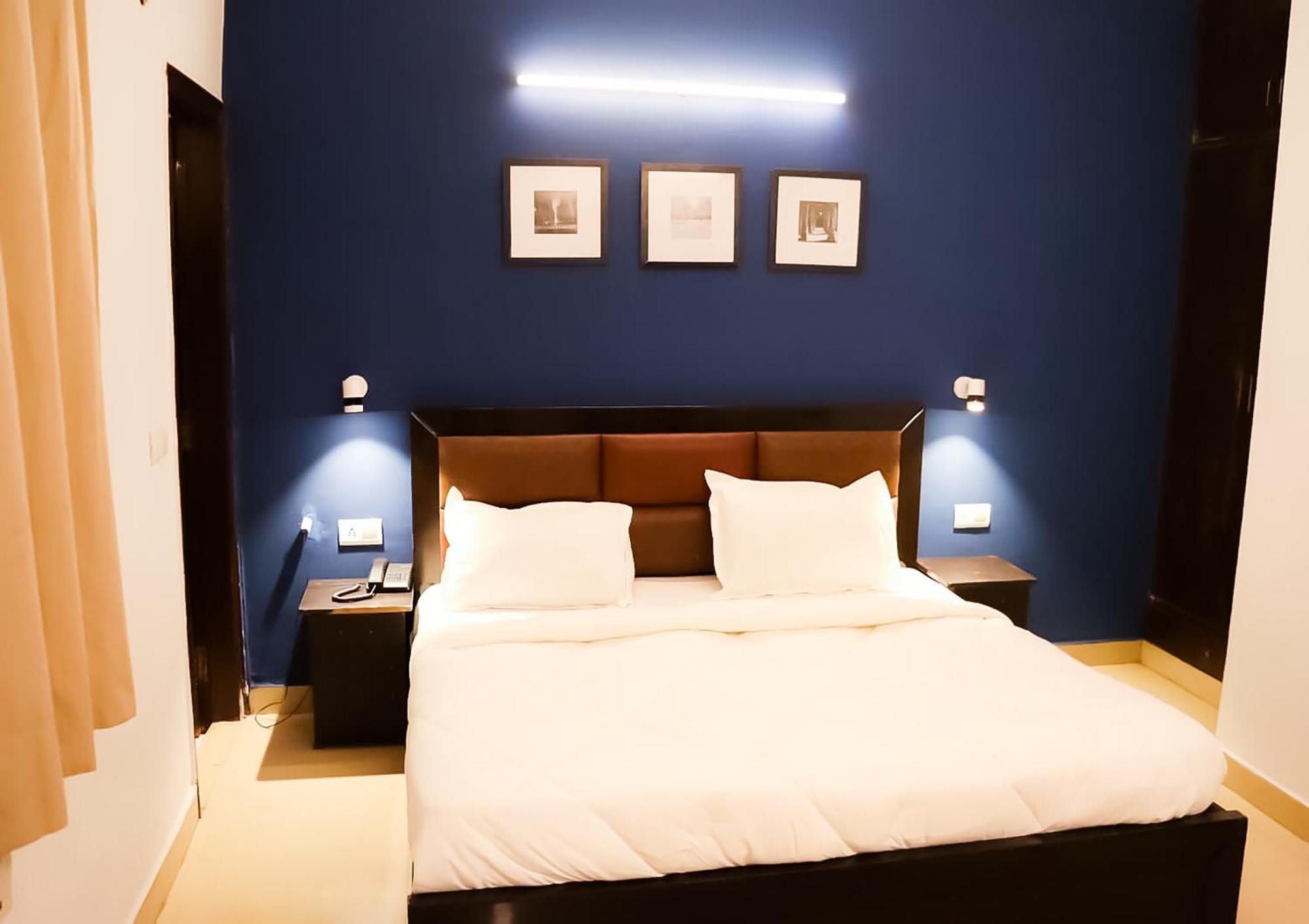 Hotel Agniv - Ignou Road 3*