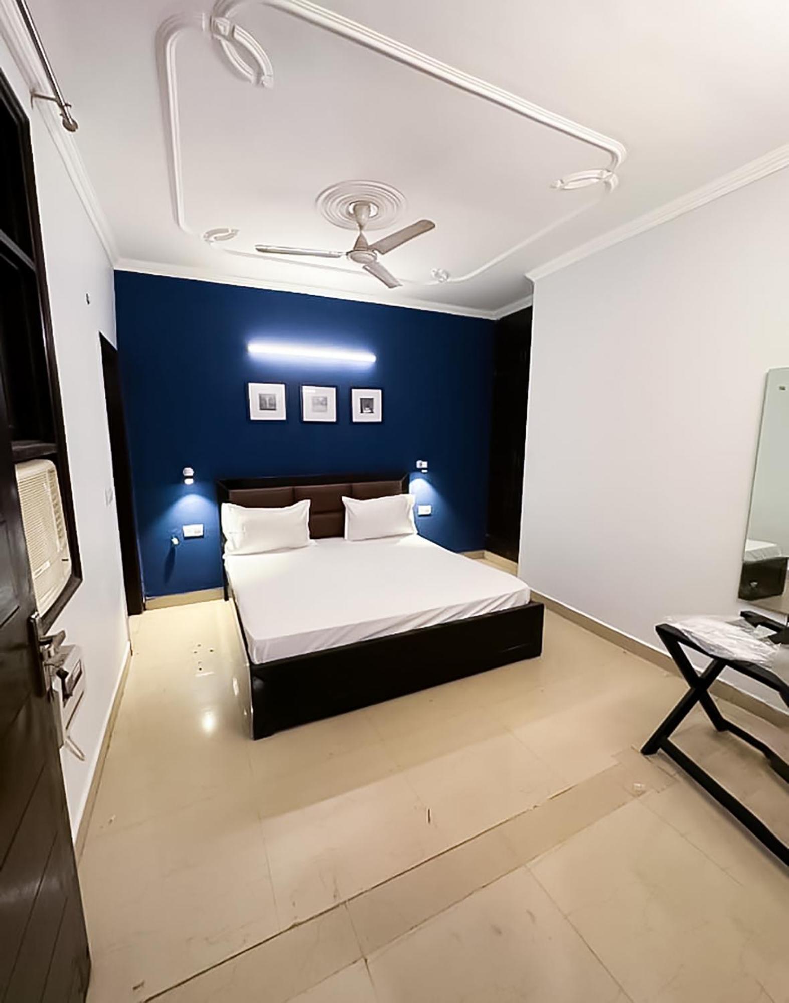 Hotel Agniv - Ignou Road