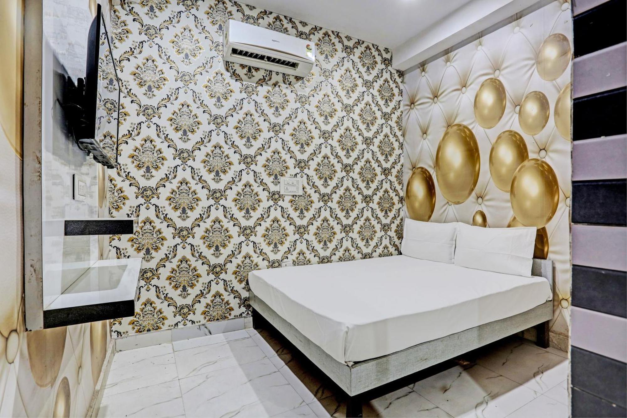 Ashok Plaza Hotel 3*