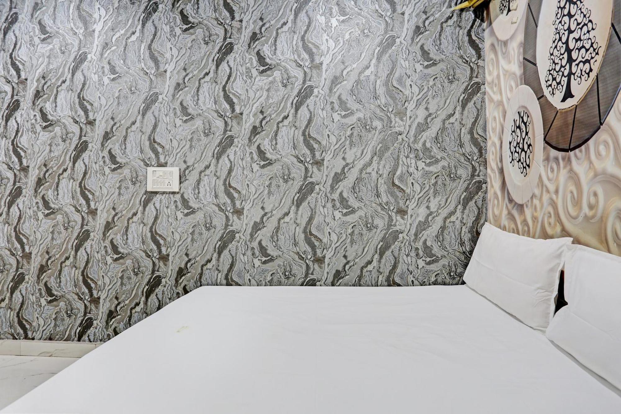 Hotel Ashok Plaza 3*