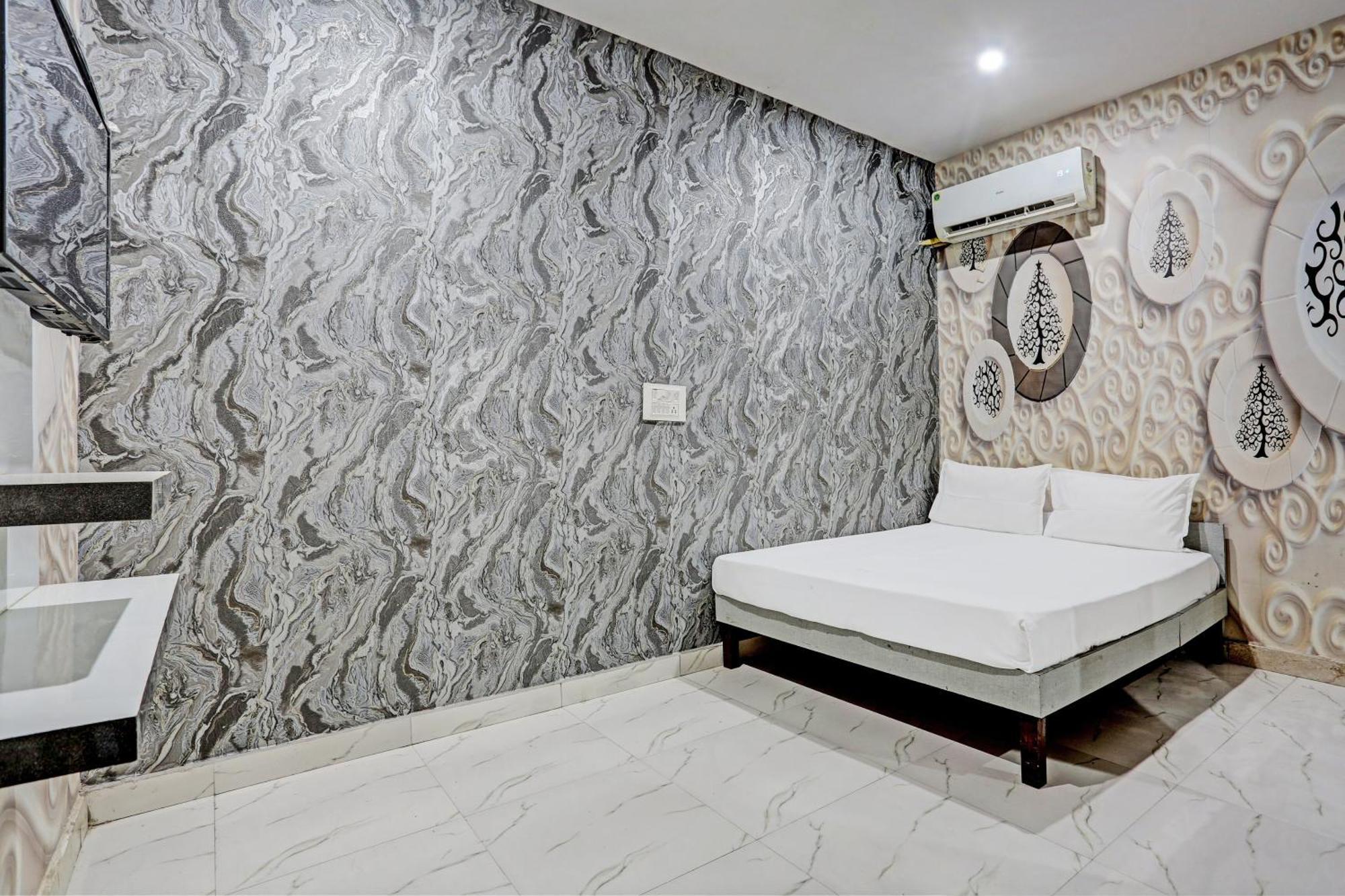 Hotel Ashok Plaza 3*