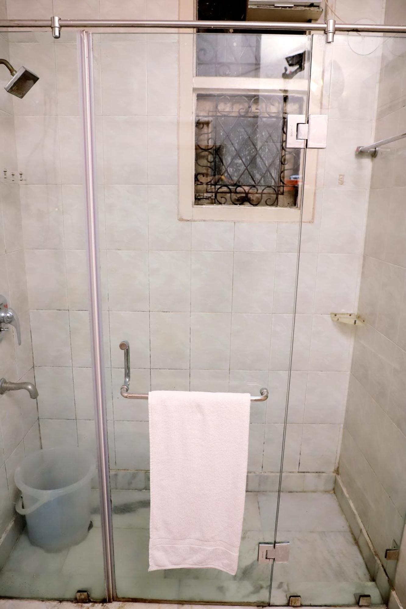 Fortune Service 1bhk, D-198,ugf Apartment
