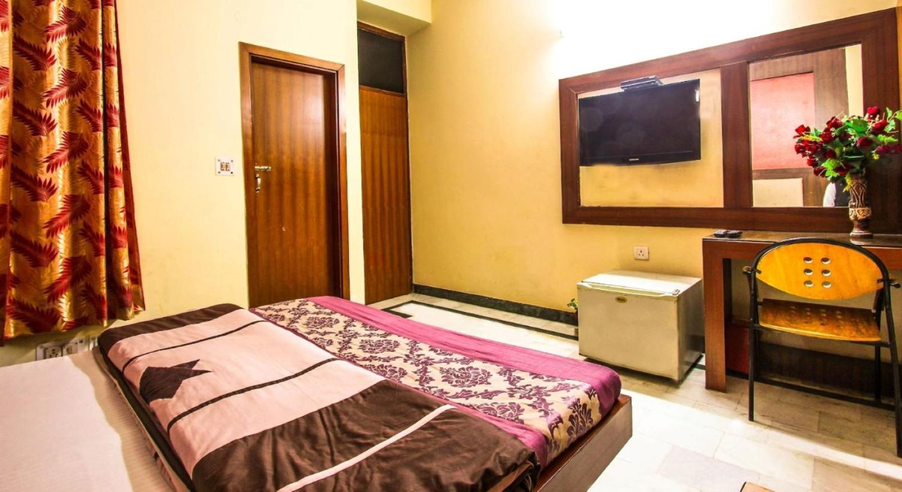 Homely By- Lee Cashew International Group Of A1rooms New Delhi