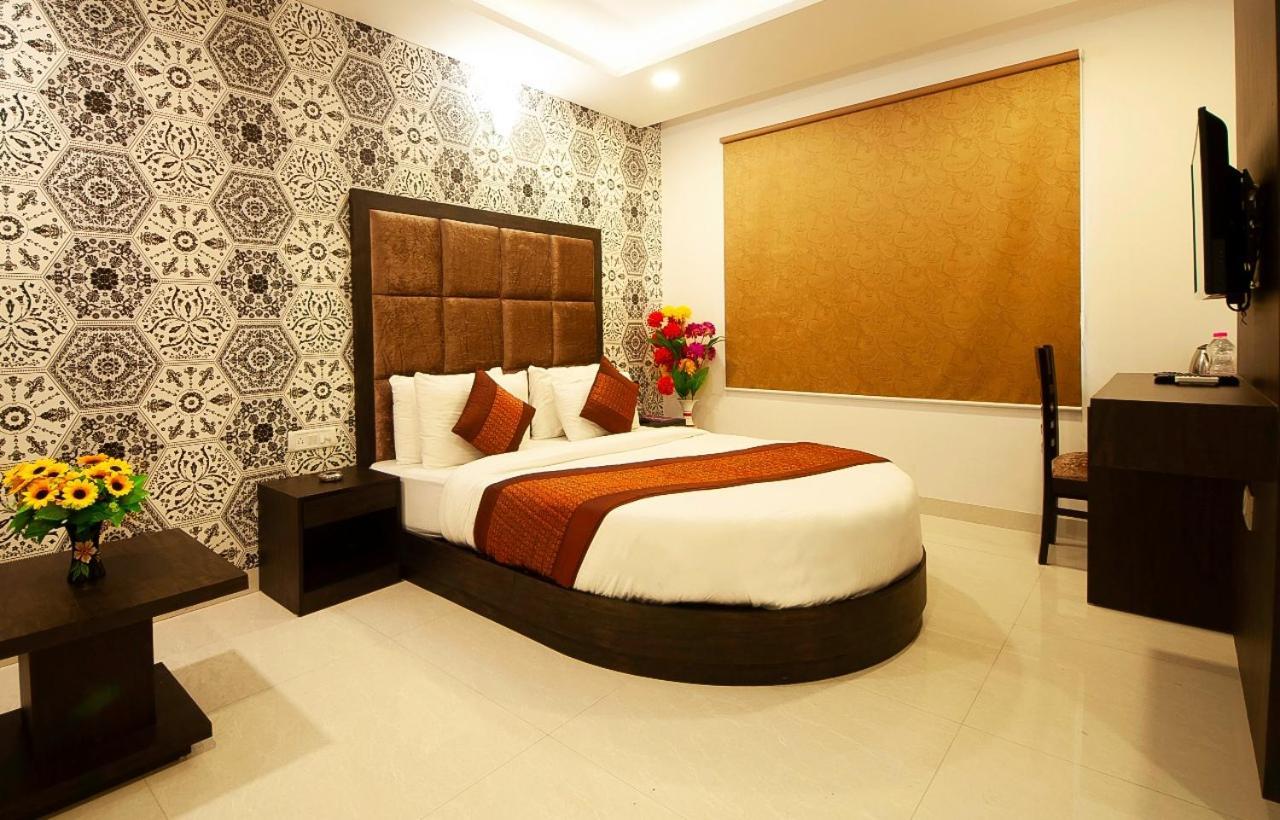 Belwood Suites - Near Airport Hotel