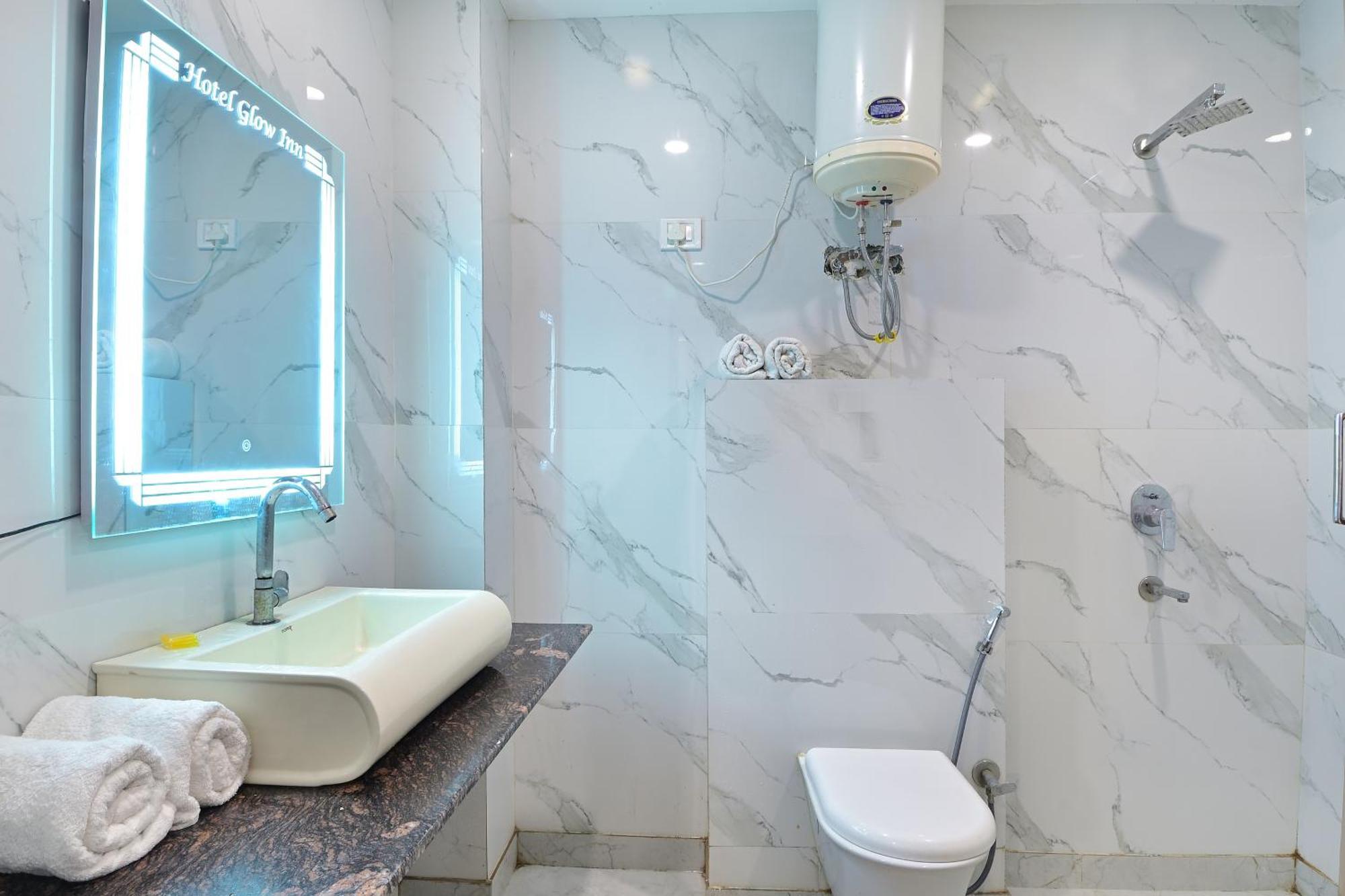 Glow Paharganj-3 Mins Walk From Railway Station Hotel 3*