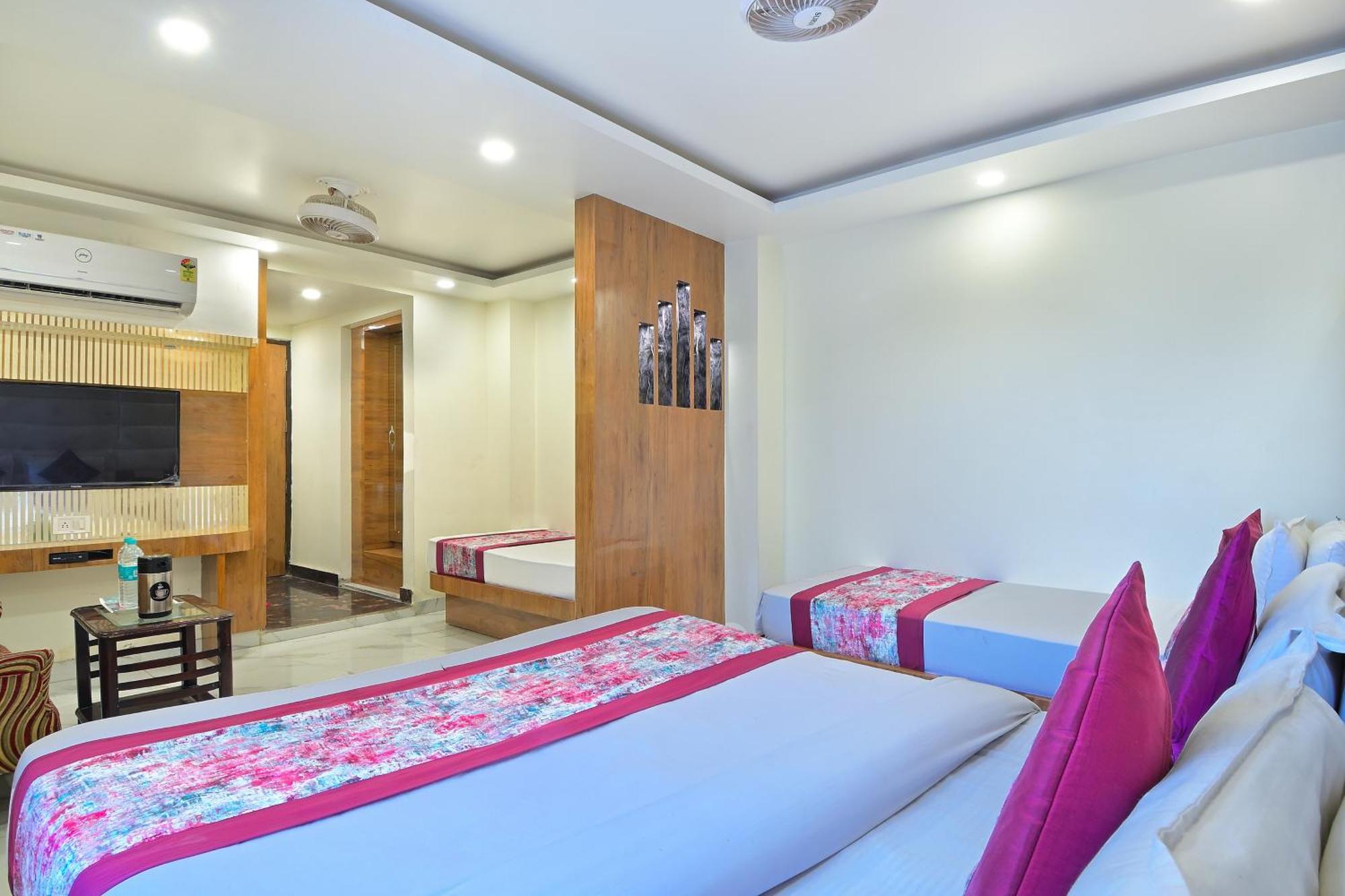 Glow Paharganj-3 Mins Walk From Railway Station Nova Deli