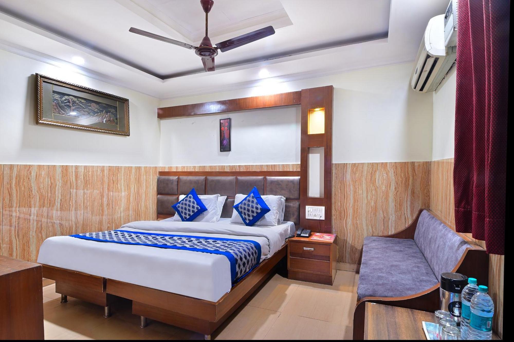 Hotel Glow Paharganj-3 Mins Walk From Railway Station 3*