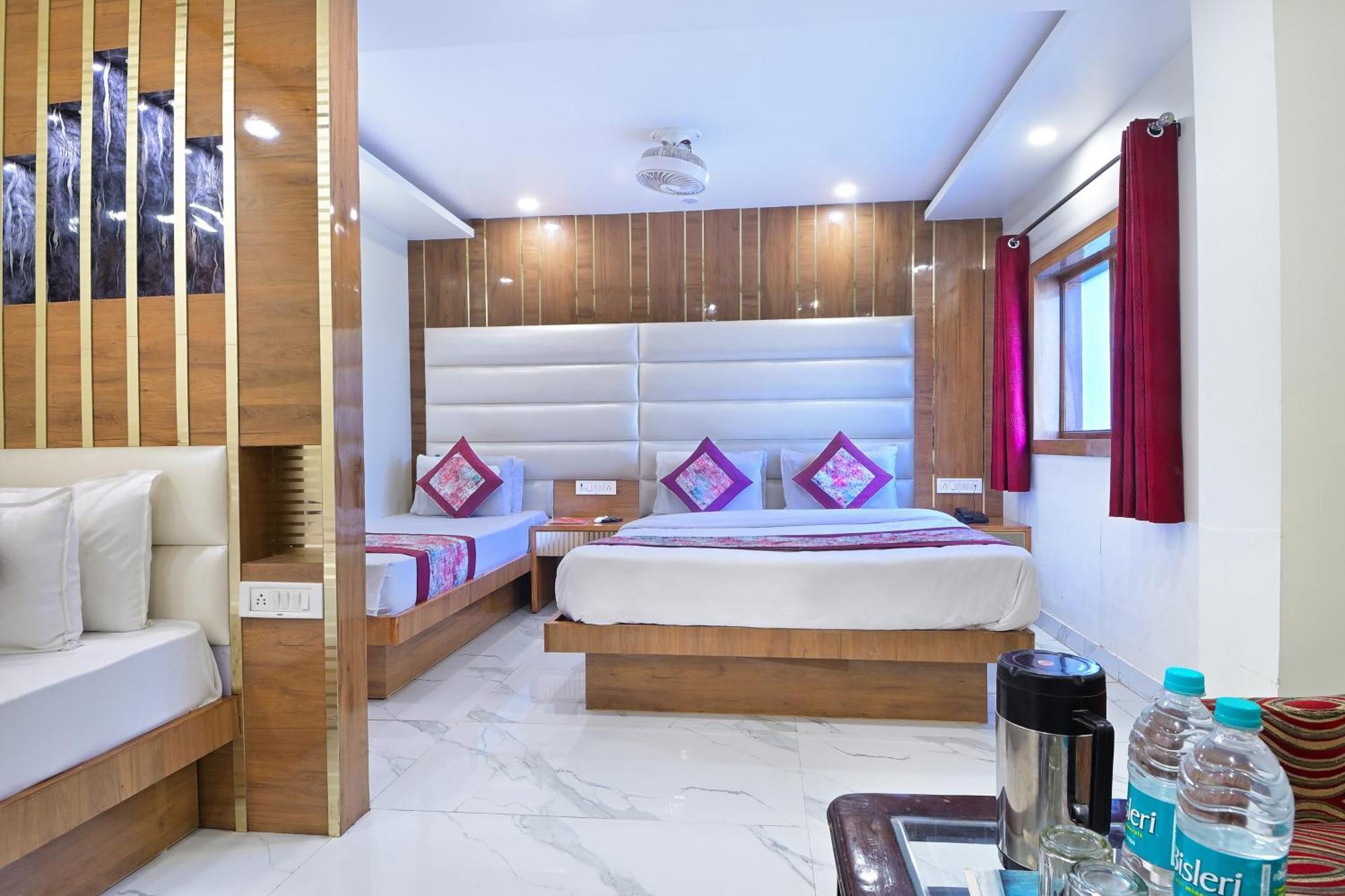 Glow Paharganj-3 Mins Walk From Railway Station Hotel 3*