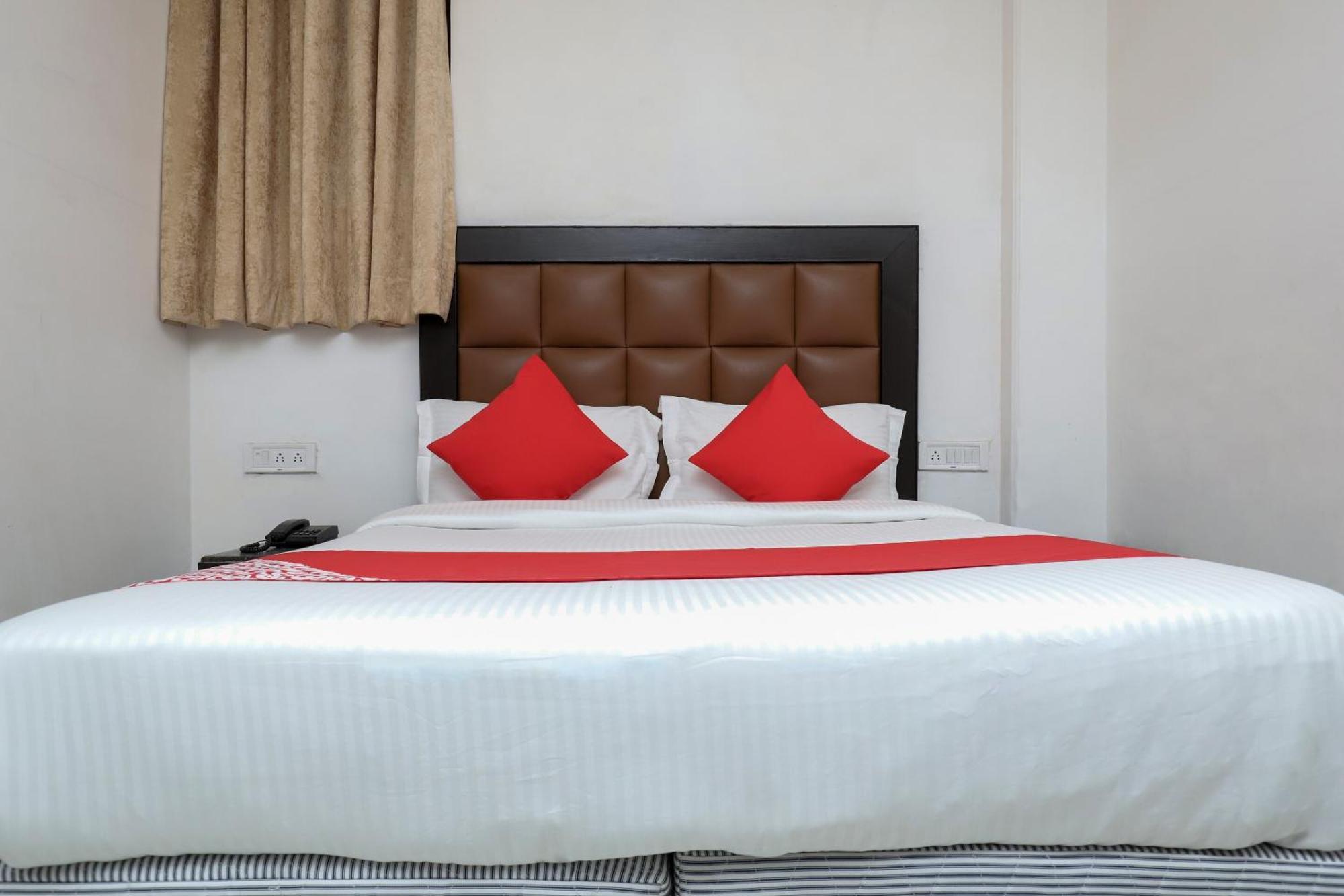 Oyo Flagship Delhi Empire Hotel