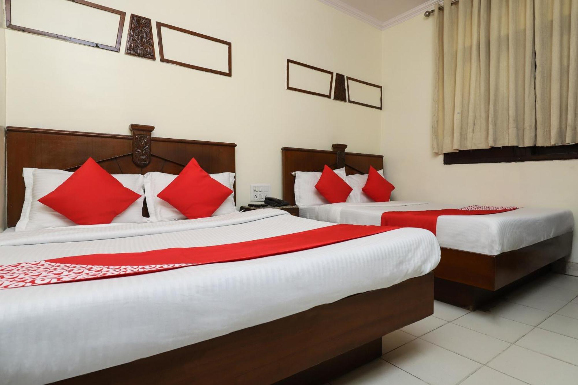Hotel Oyo Flagship Delhi Empire 3*