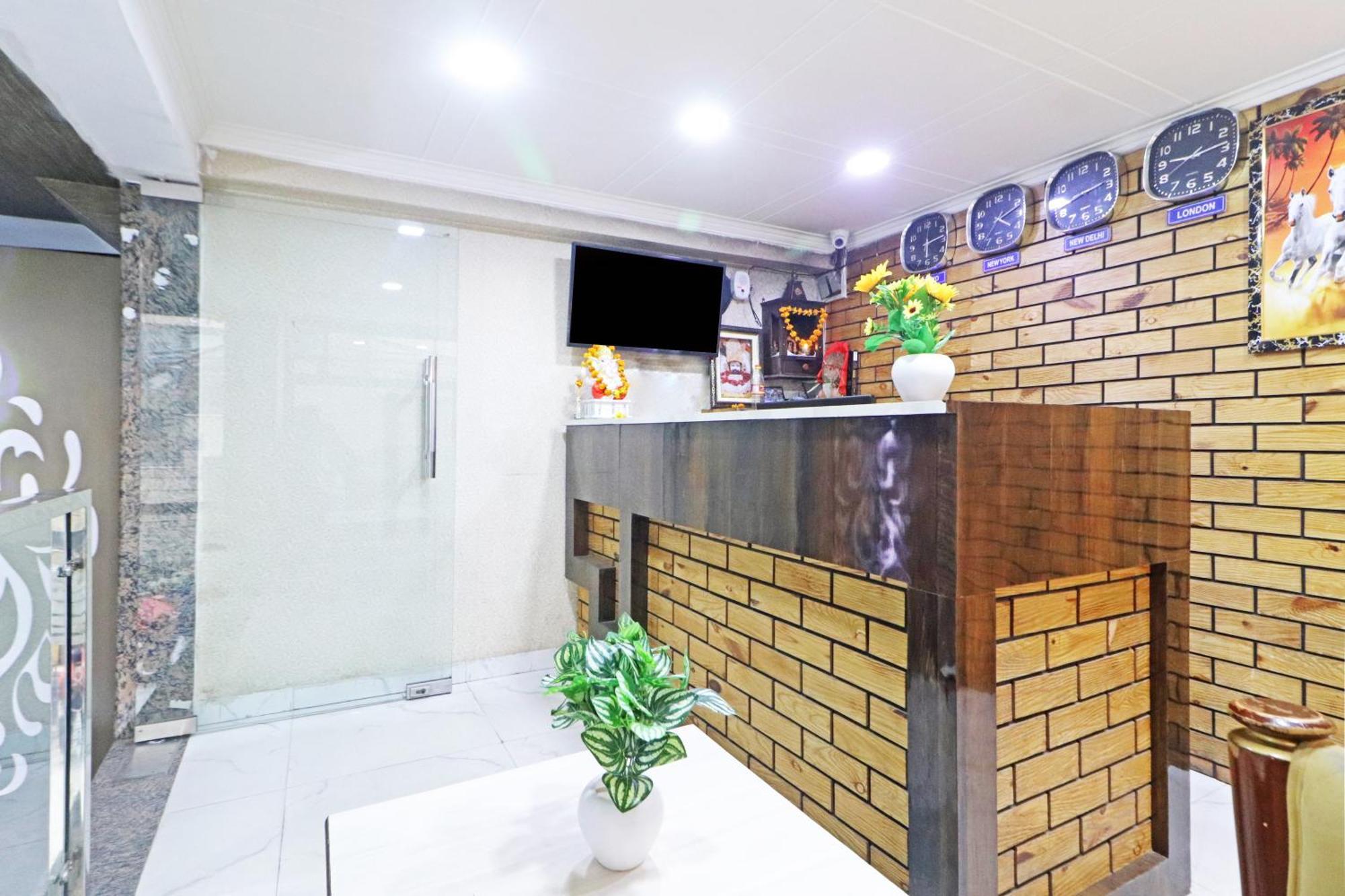 Clink Airport House -new Delhi