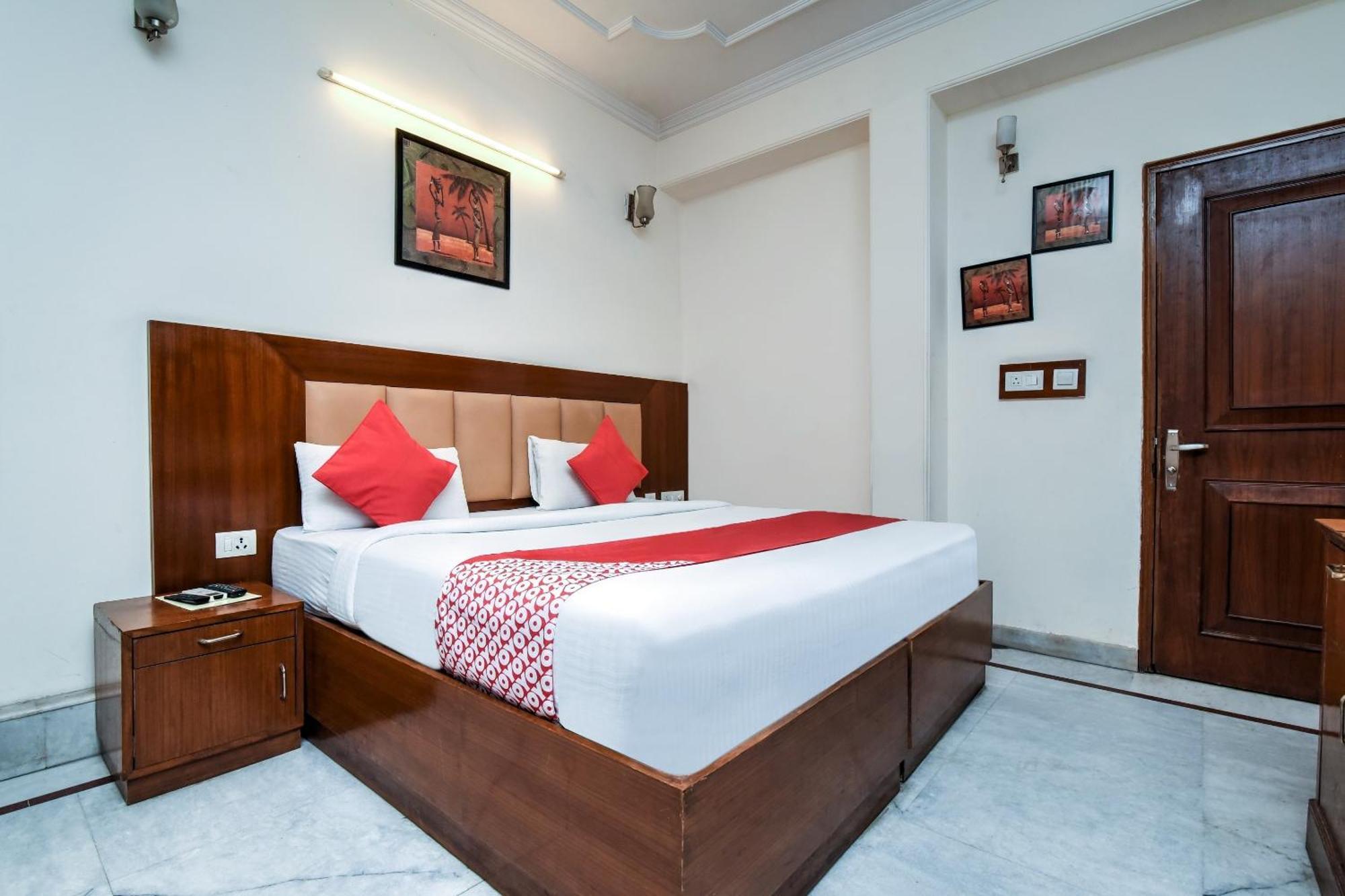 Capital O Corporate Hotel New Delhi