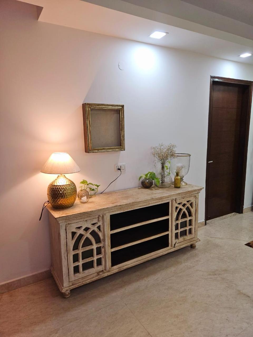 South Delhi, Artistic 4bhk - Vasant Kunj By Maple Key New Delhi