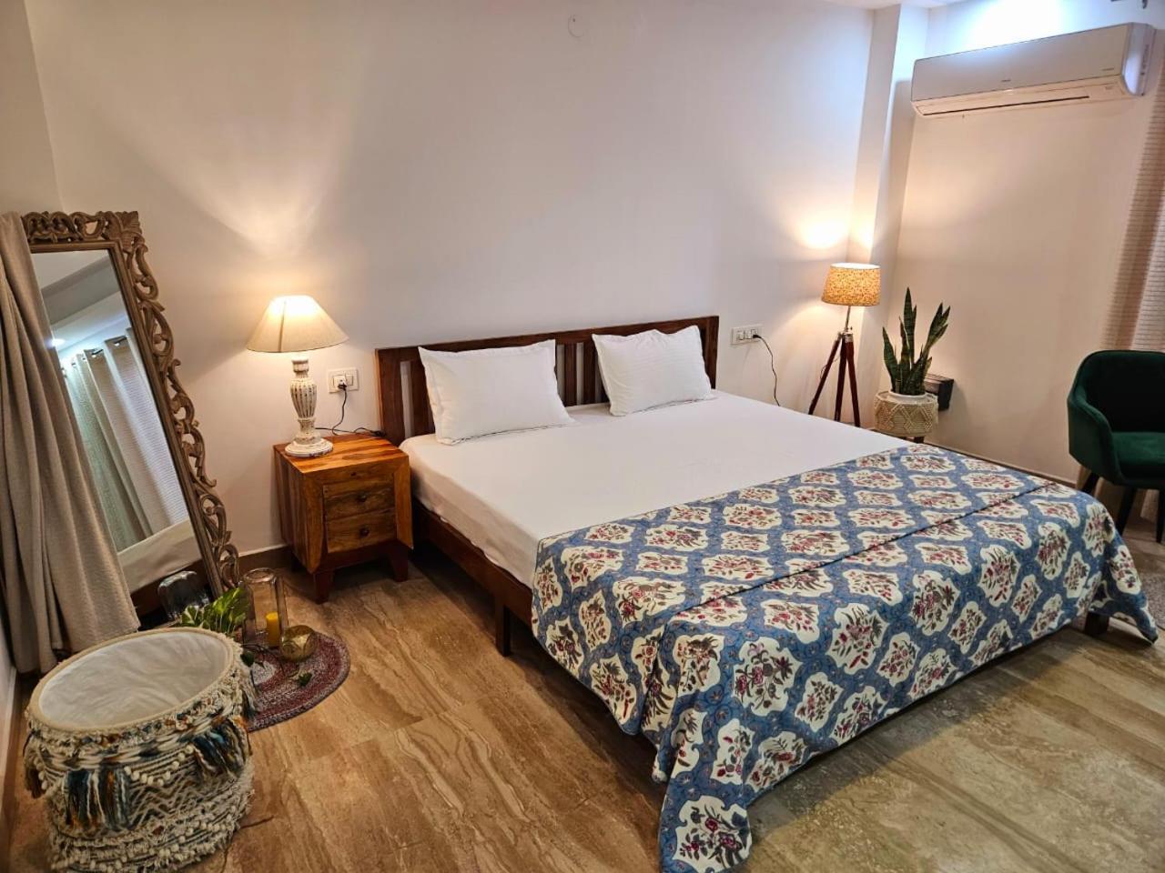 South Delhi, Artistic 4bhk - Vasant Kunj By Maple Key Apartment