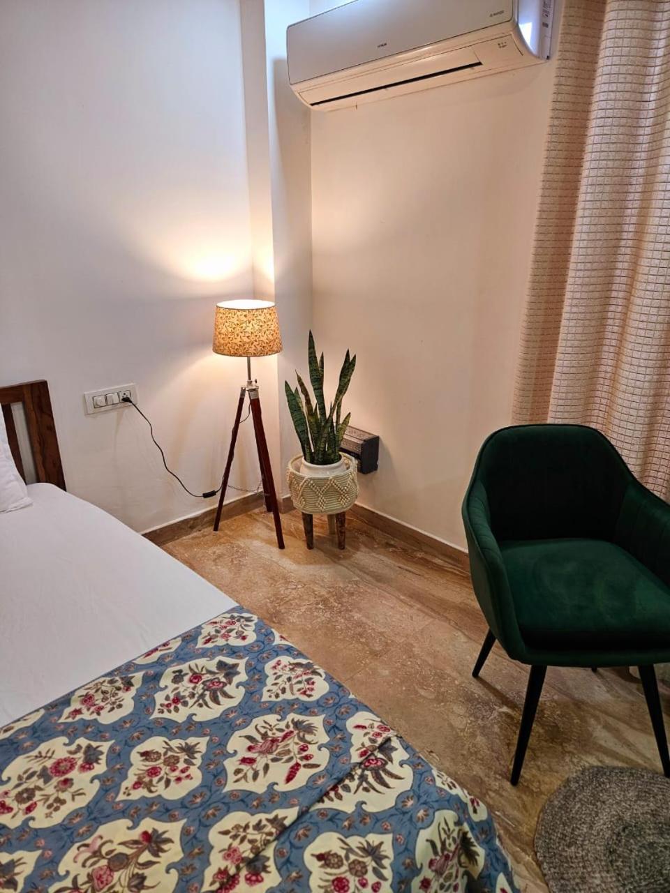 South Delhi, Artistic 4bhk - Vasant Kunj By Maple Key