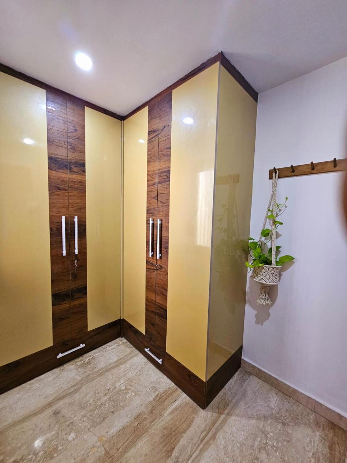 South Delhi, Artistic 4bhk - Vasant Kunj By Maple Key * New Delhi